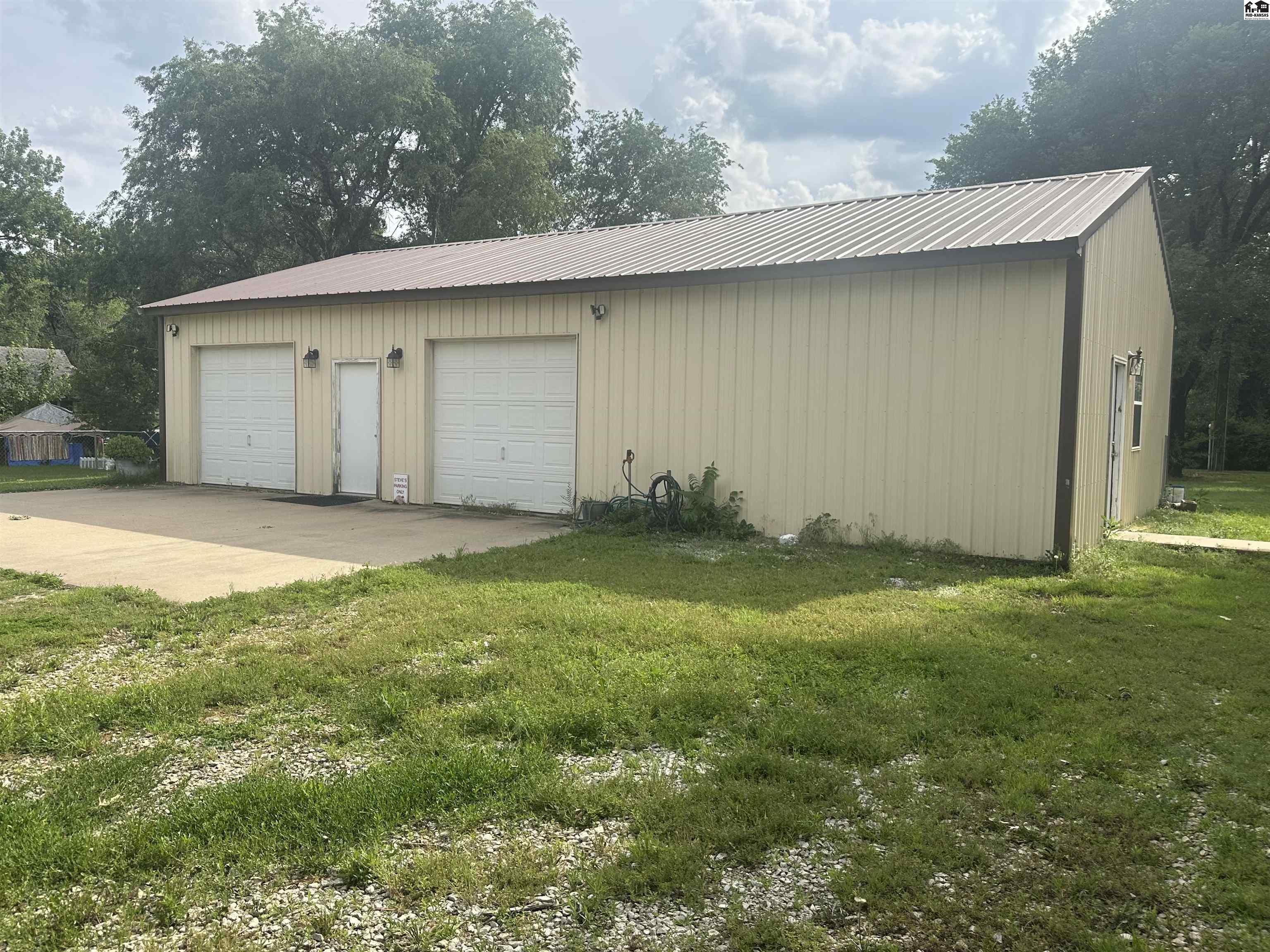 407 N Magnolia Street Attica KS 67009