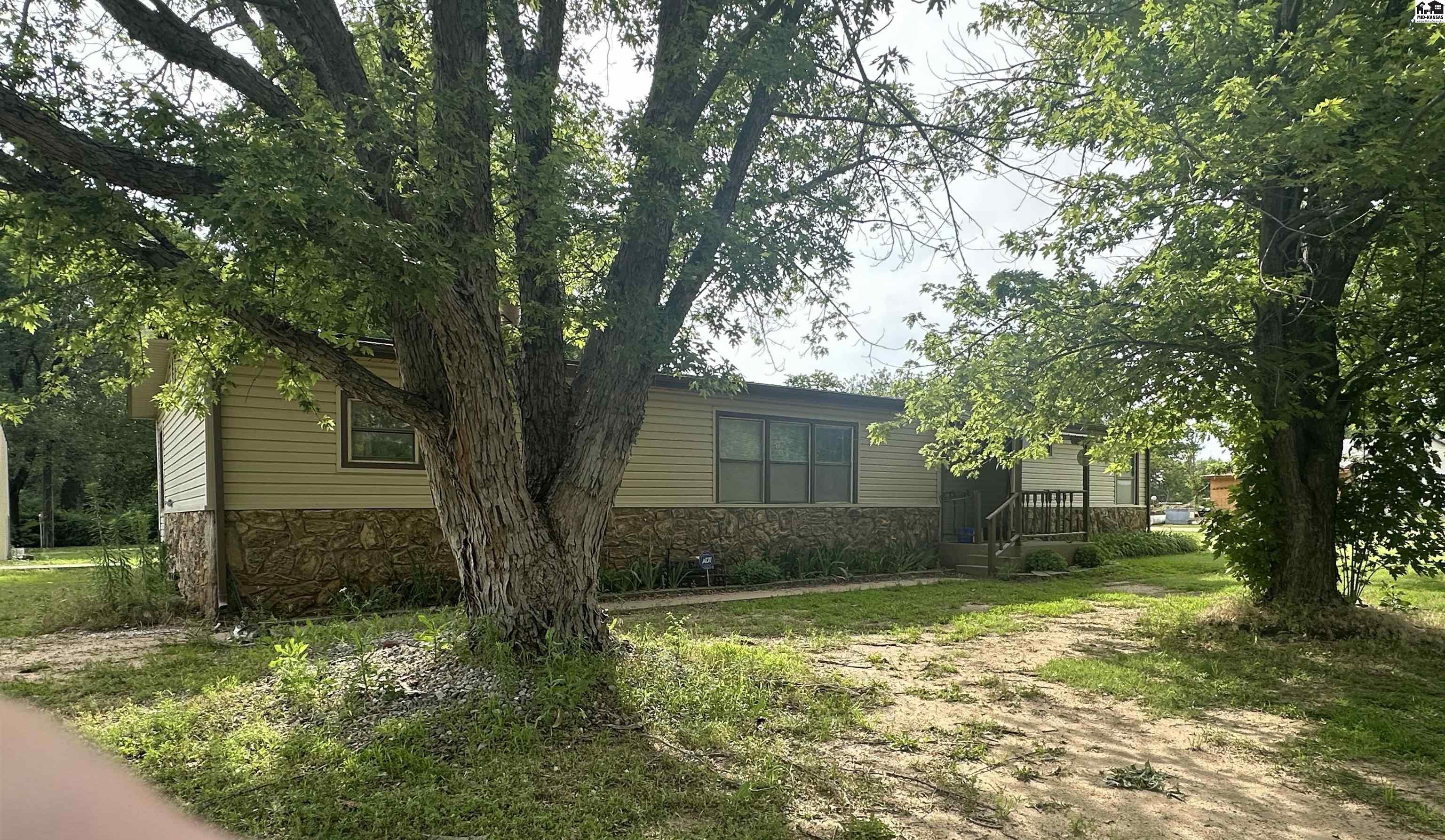 407 N Magnolia Street Attica KS 67009