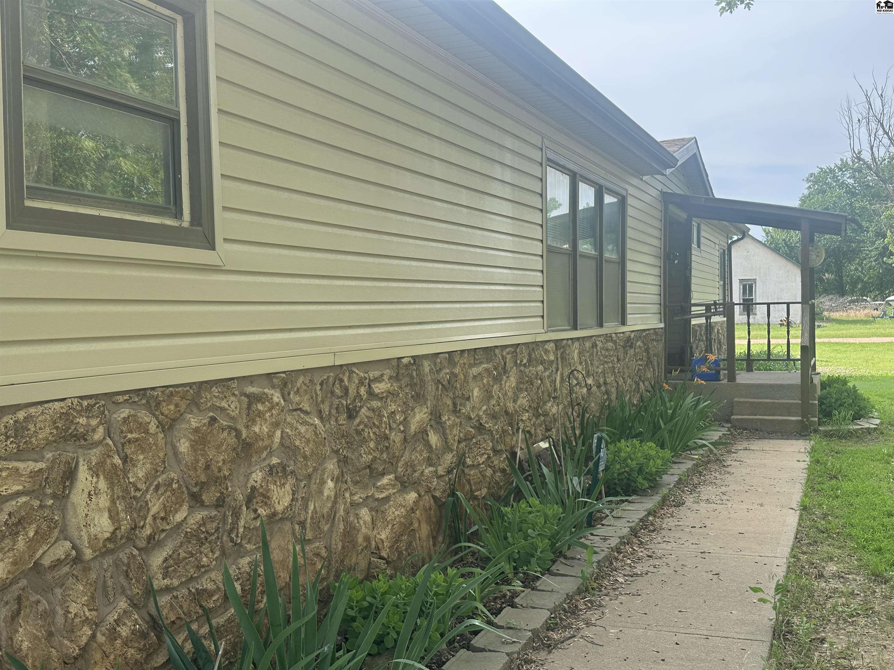 407 N Magnolia Street Attica KS 67009