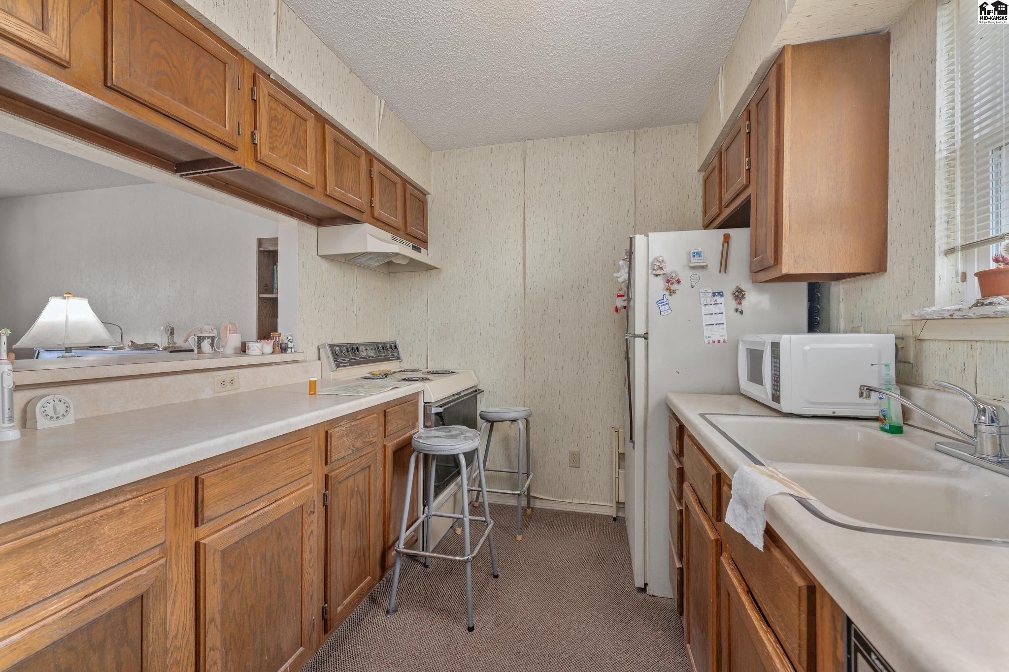 1701 E 24th Avenue Hutchinson KS 67502
