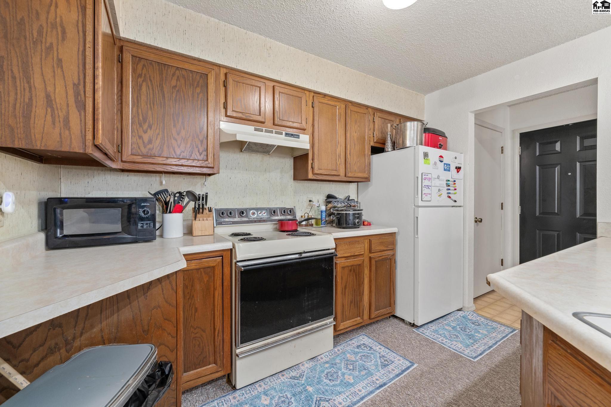 1701 E 24th Avenue Hutchinson KS 67502