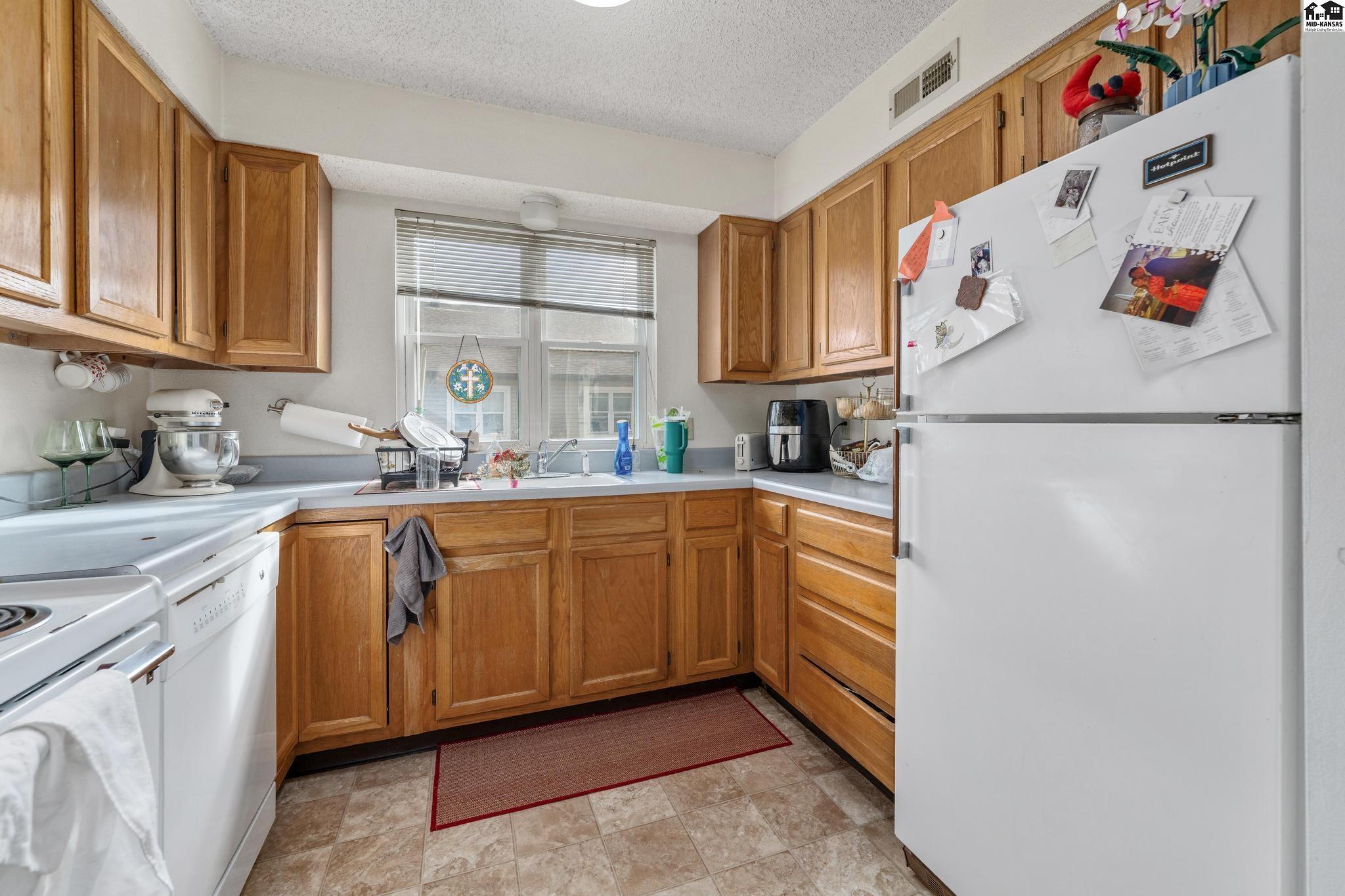 1704 E 24th Avenue Hutchinson KS 67502