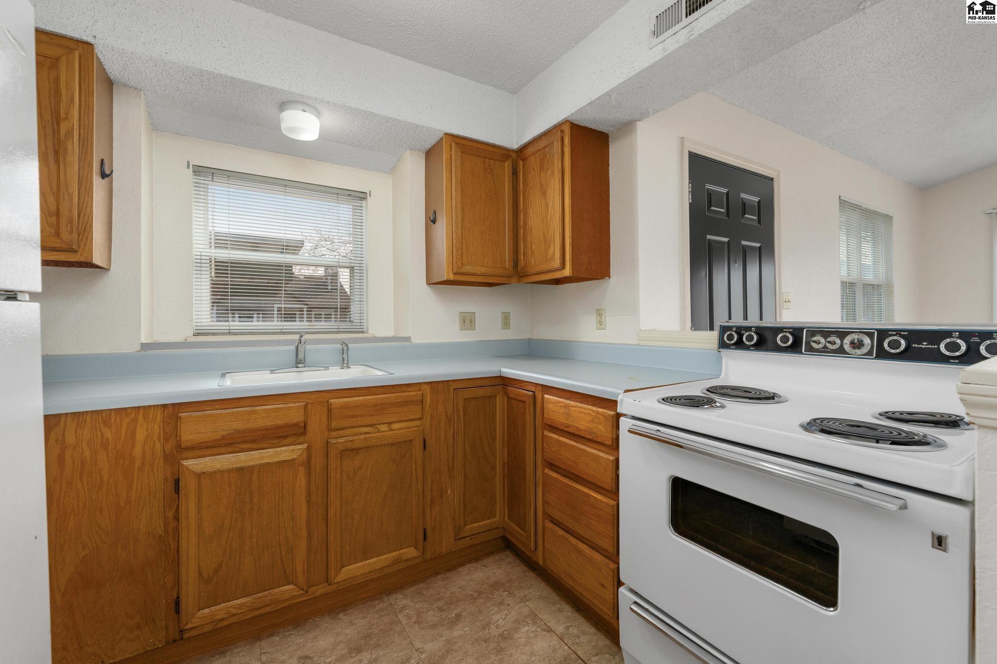 1710 E 24th Avenue Hutchinson KS 67502