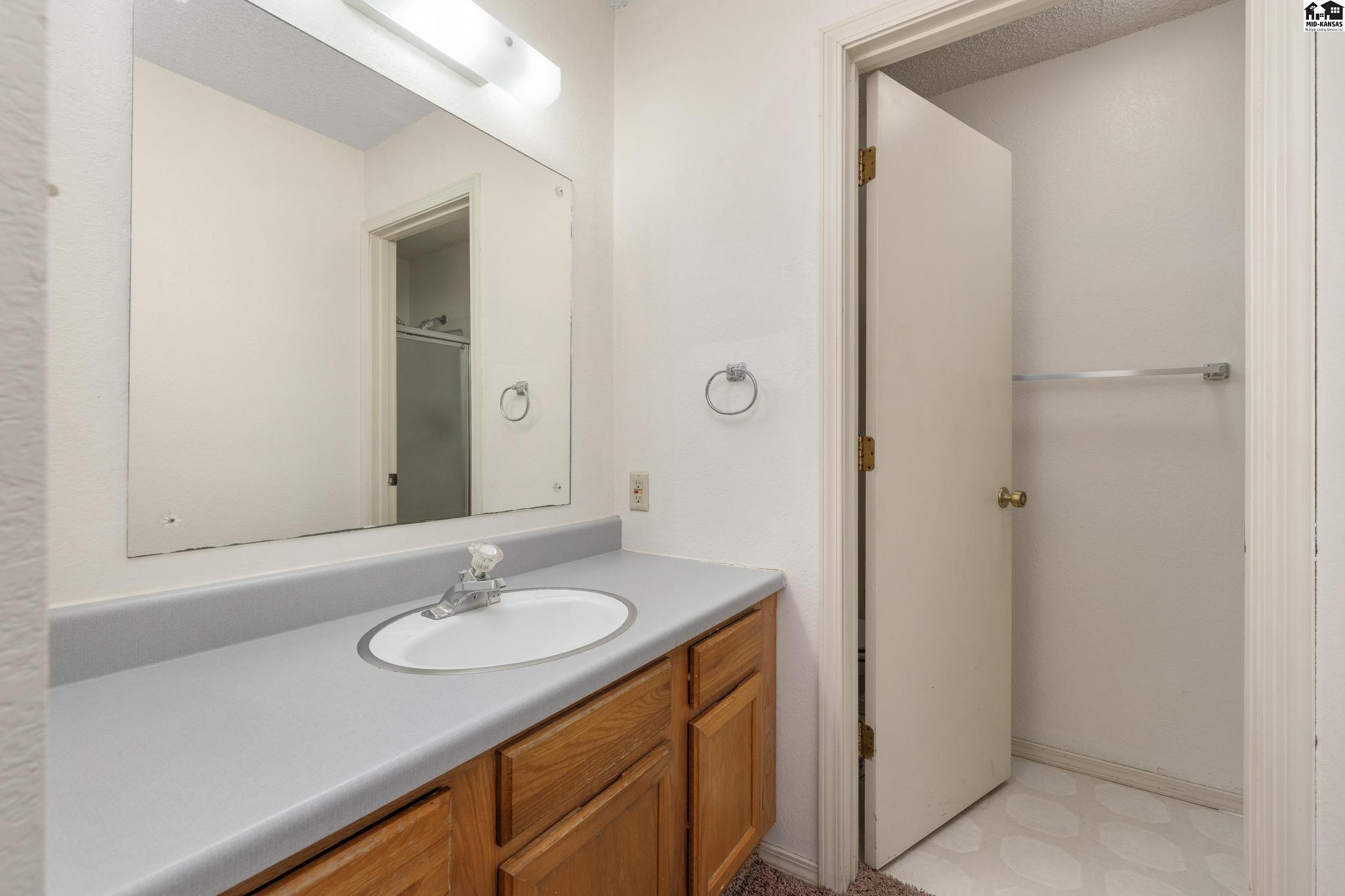 1710 E 24th Avenue Hutchinson KS 67502