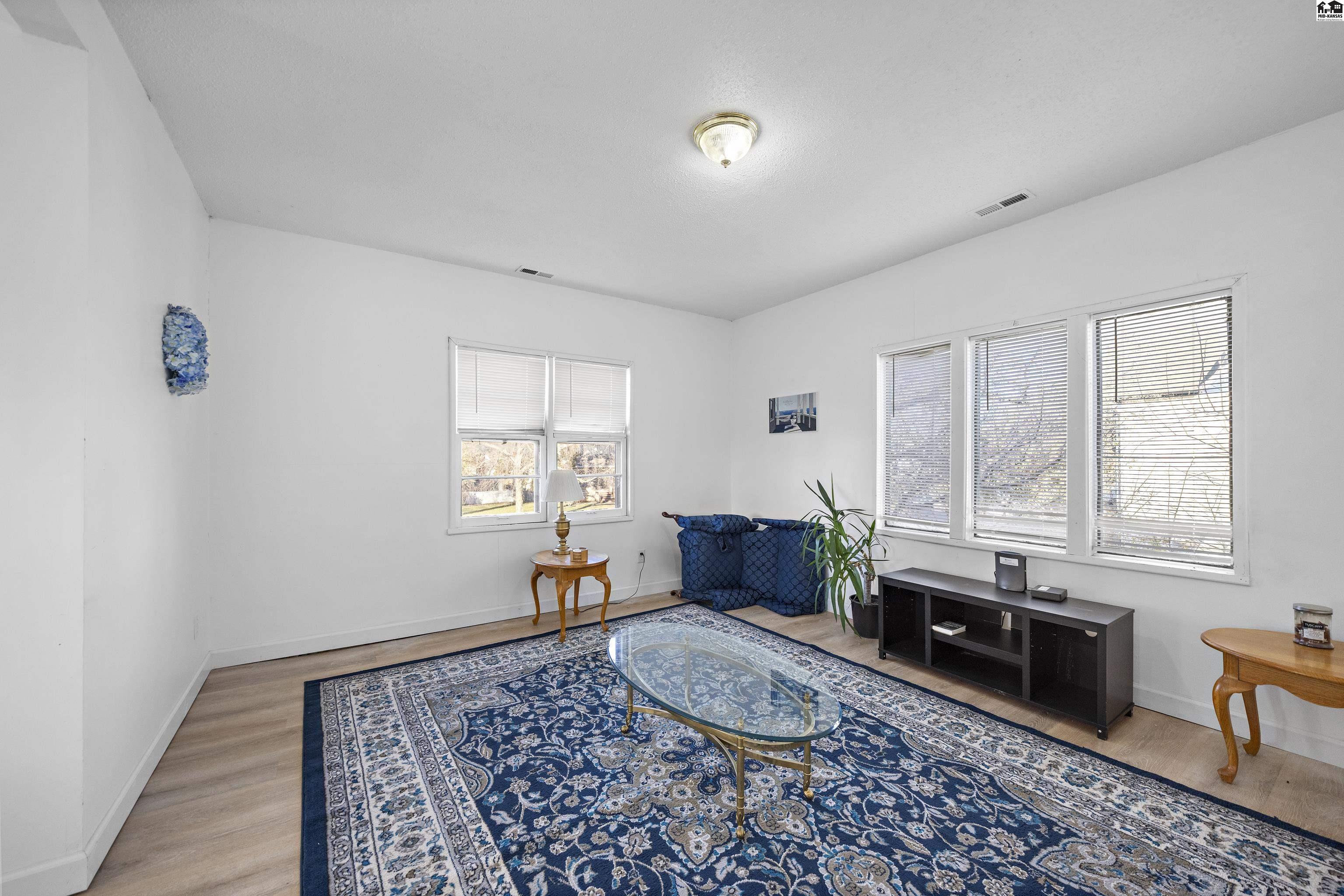 518 N Poplar Street Hutchinson KS 67501