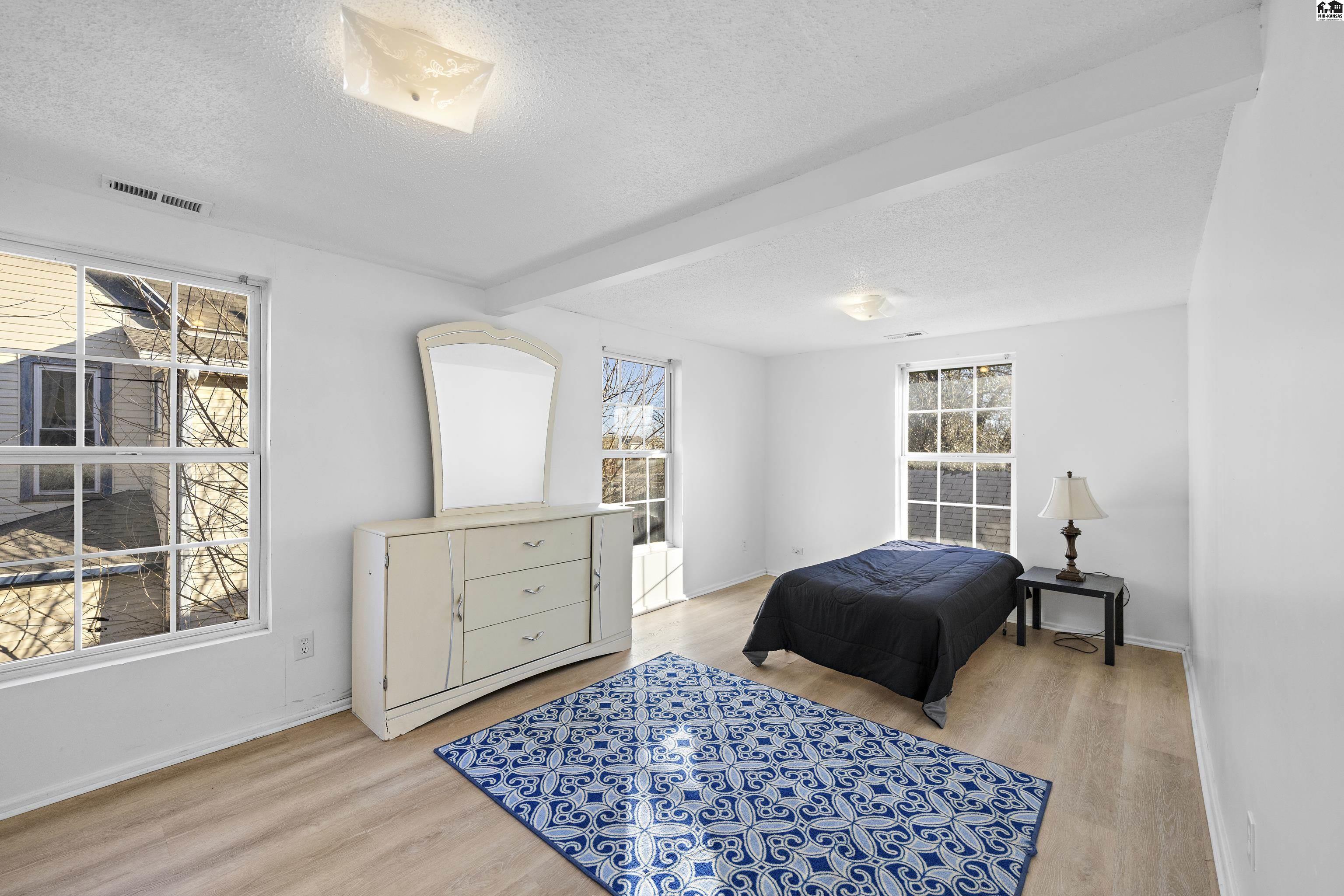 518 N Poplar Street Hutchinson KS 67501