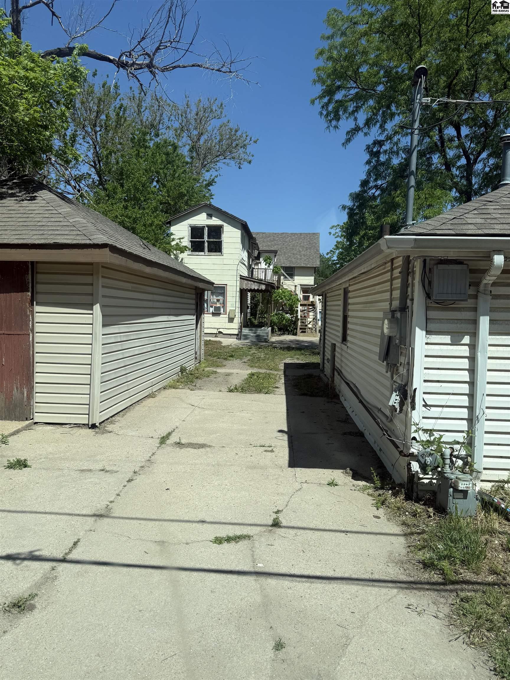 213 W 9th Street Hutchinson KS 67501
