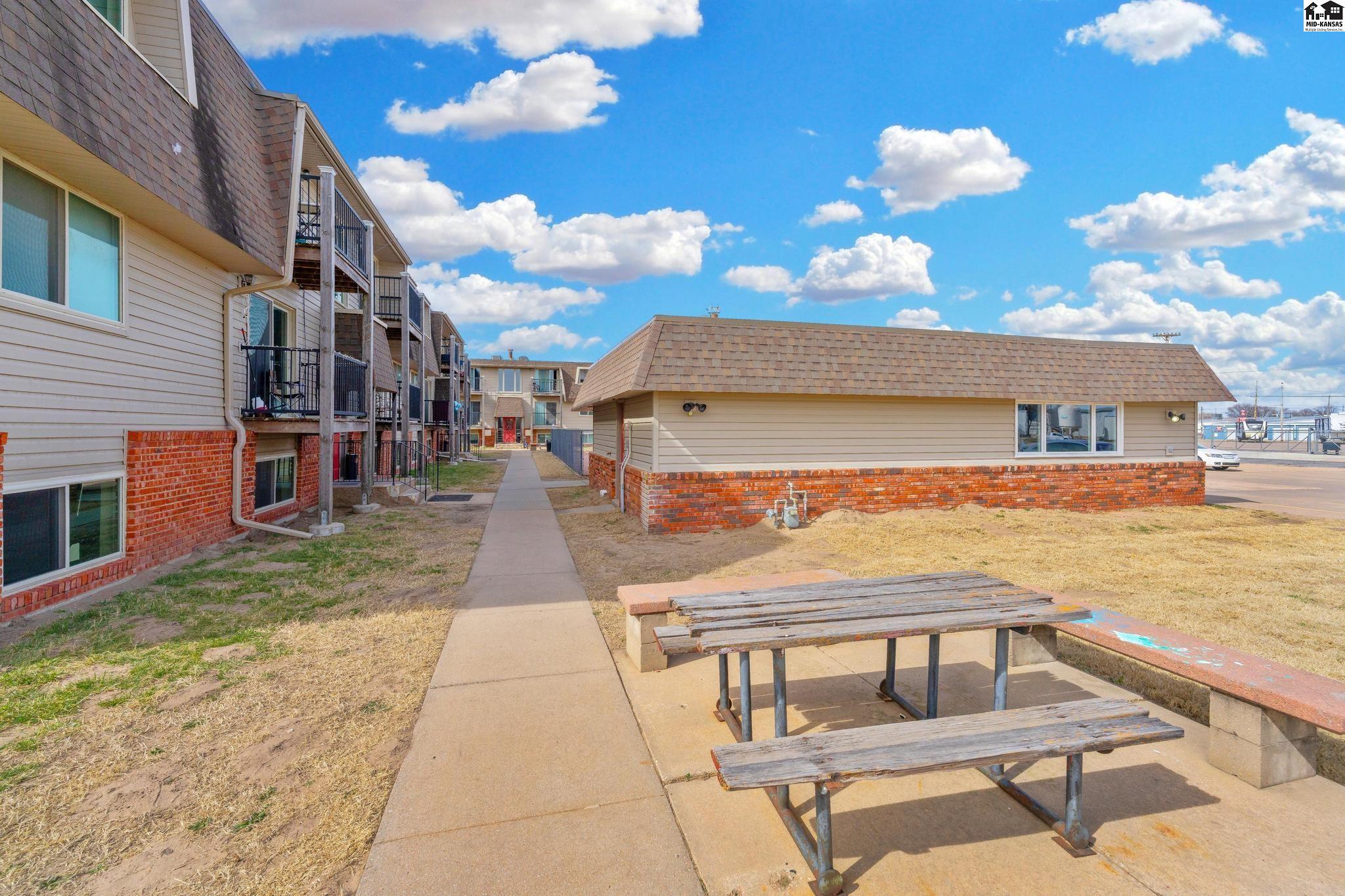 103 E 7th Avenue South Hutchinson KS 67505