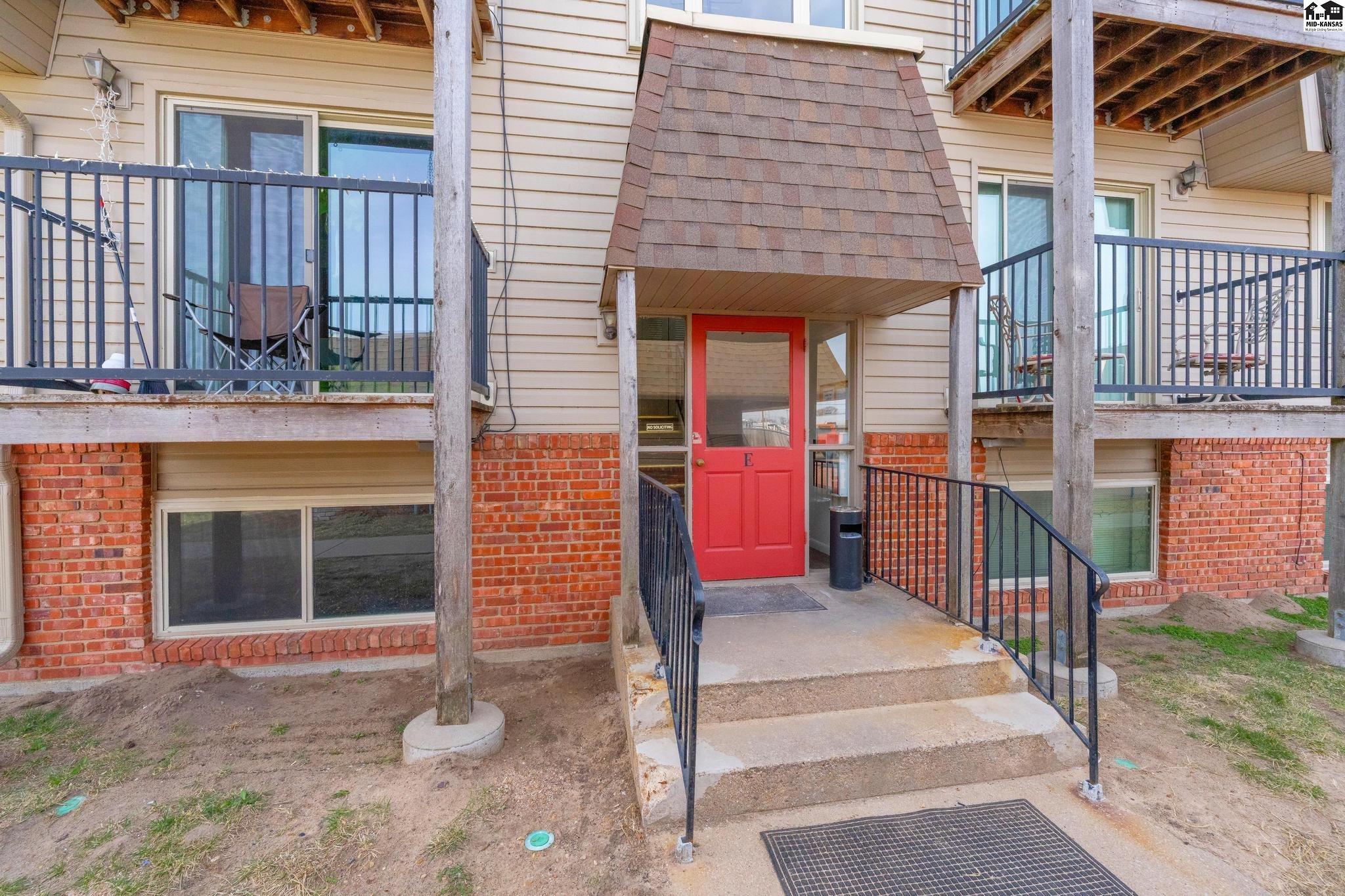 103 E 7th Avenue South Hutchinson KS 67505