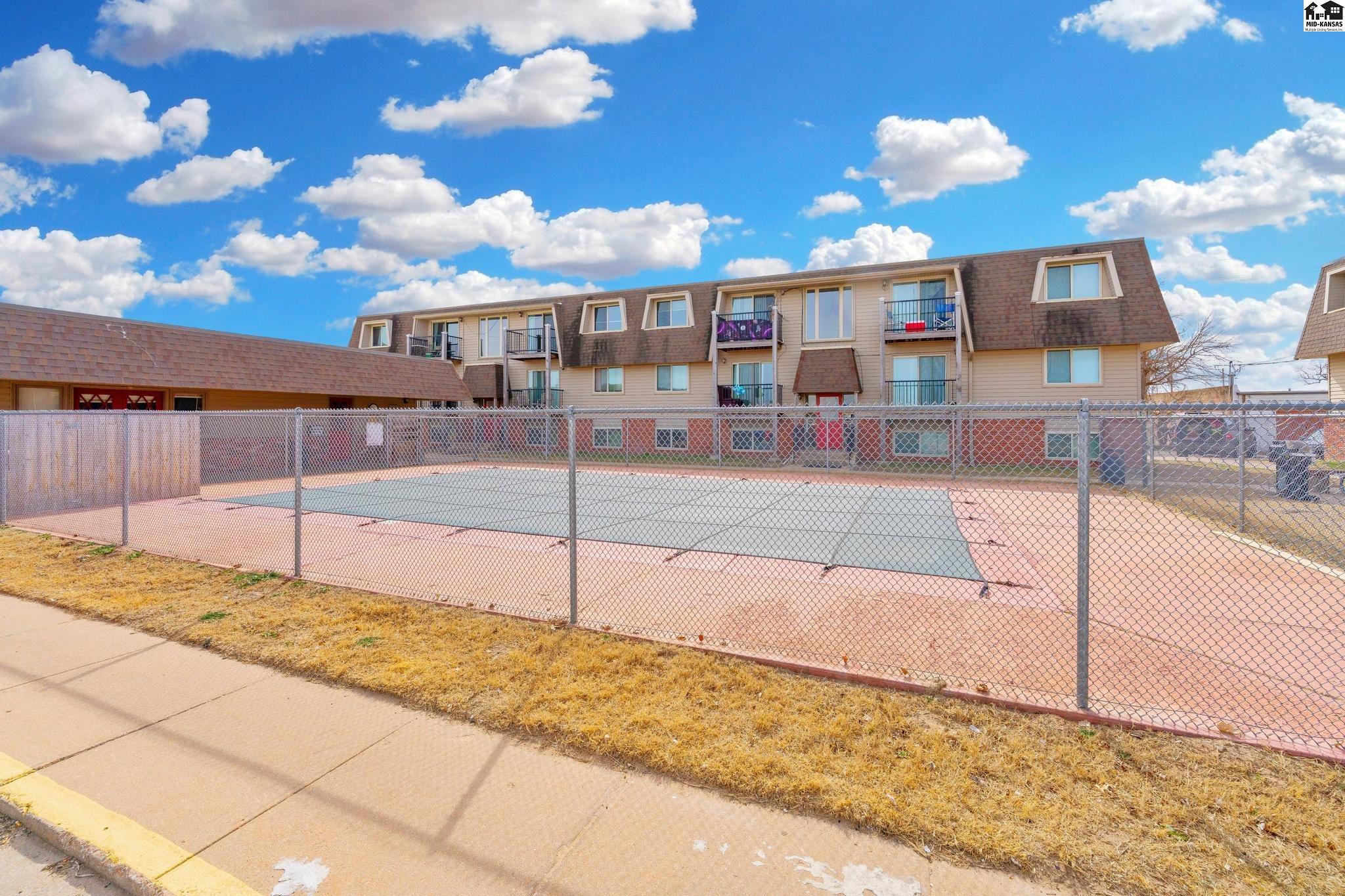 103 E 7th Avenue South Hutchinson KS 67505