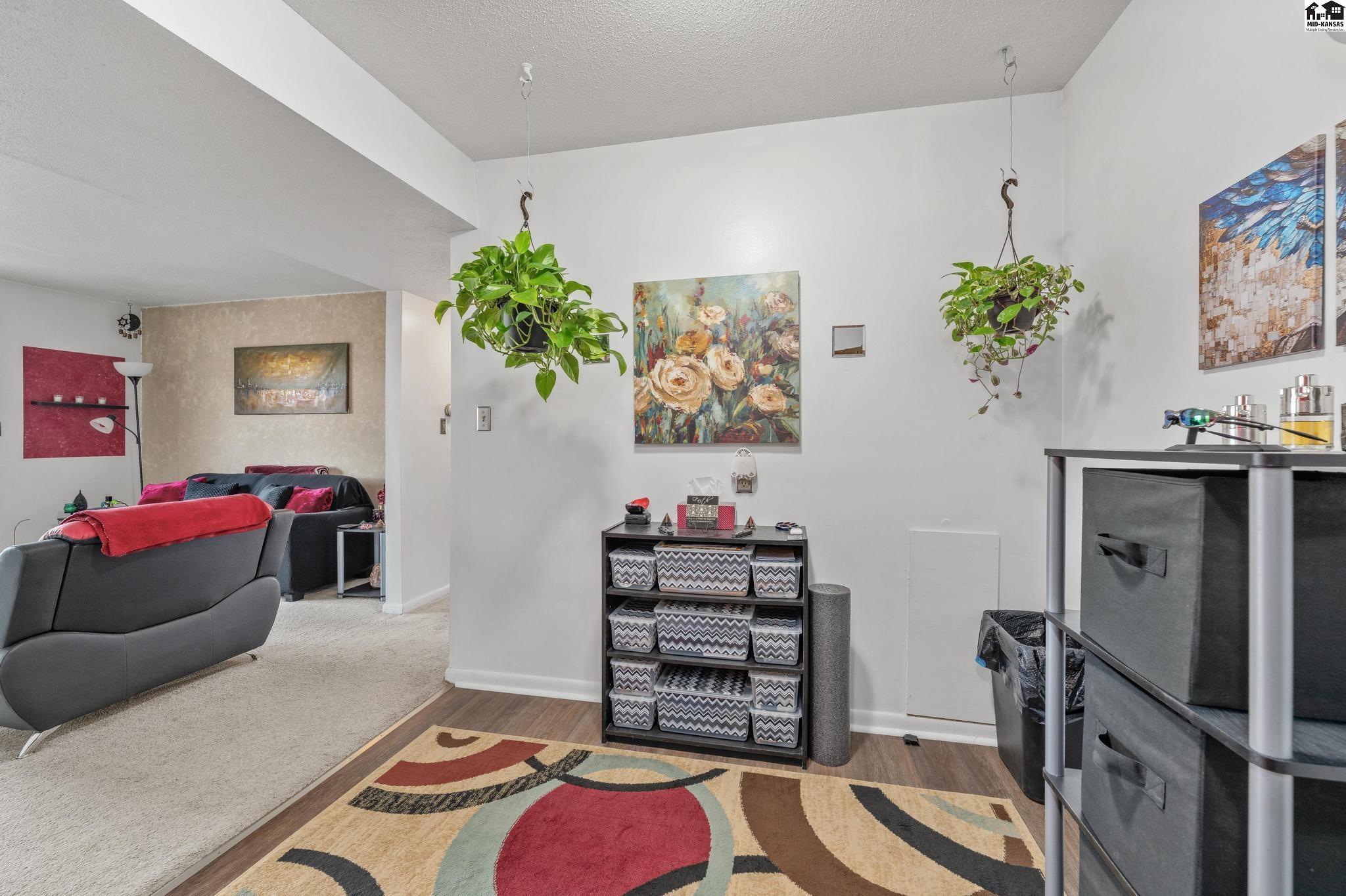 103 E 7th Avenue South Hutchinson KS 67505