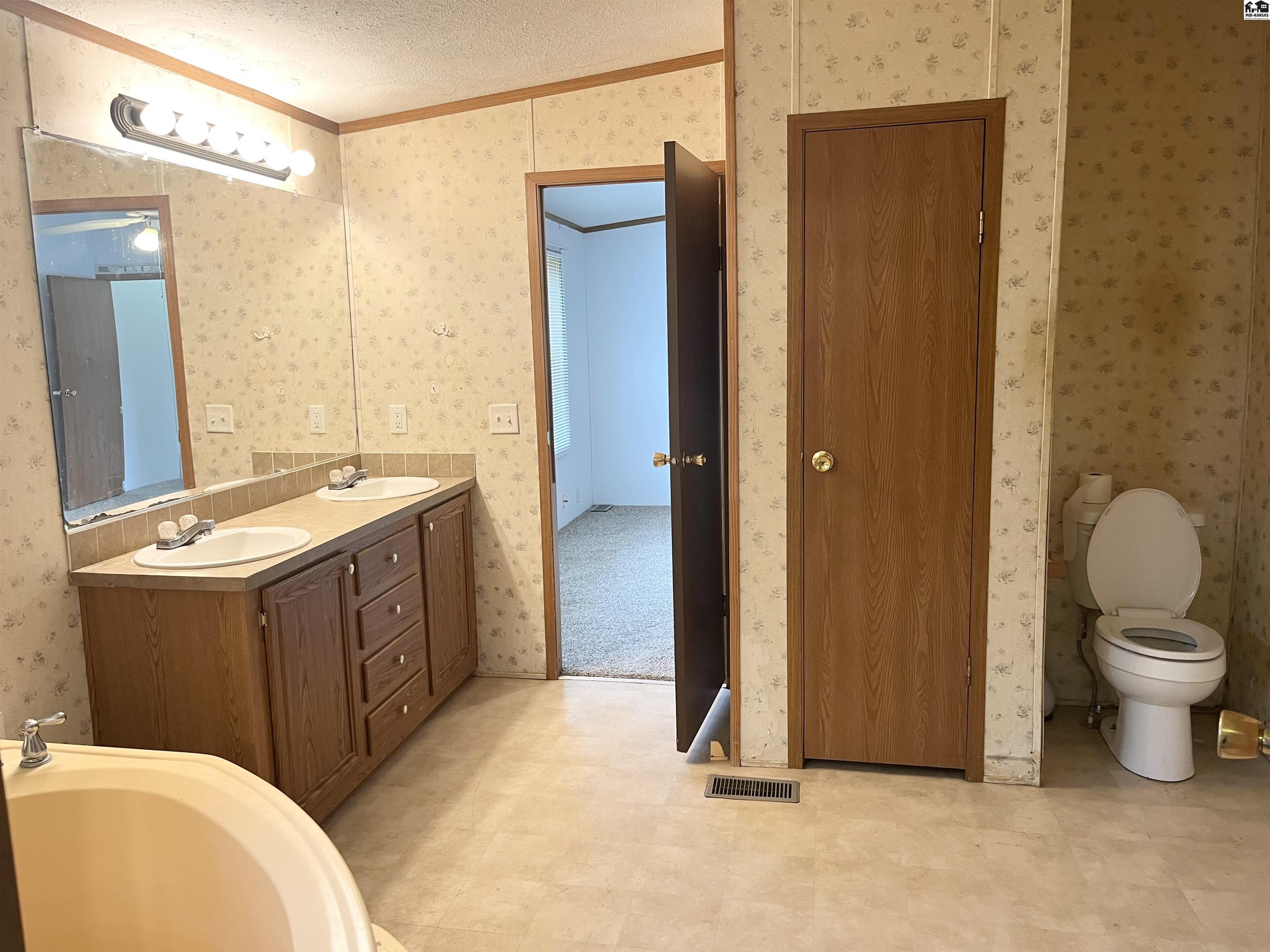 816 Deerfield Road Mcpherson KS 67460