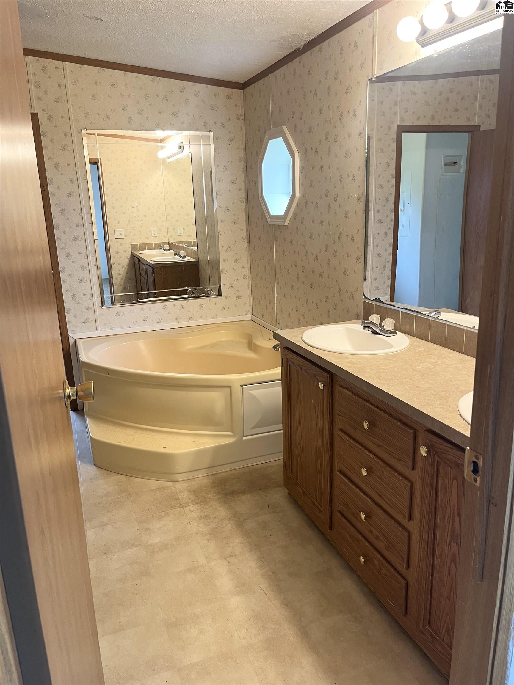 816 Deerfield Road Mcpherson KS 67460