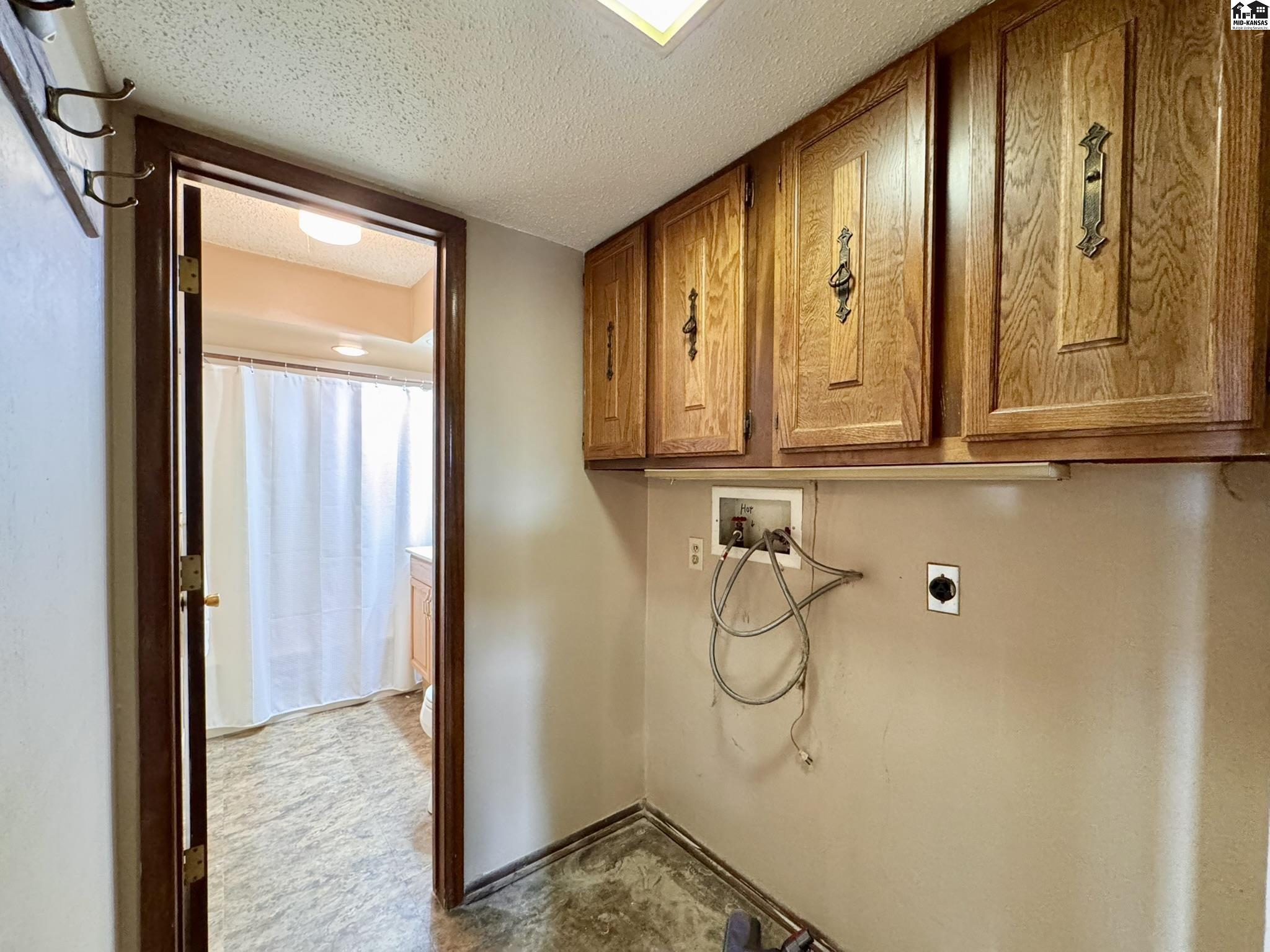 208 S Walnut Street South Hutchinson KS 67505