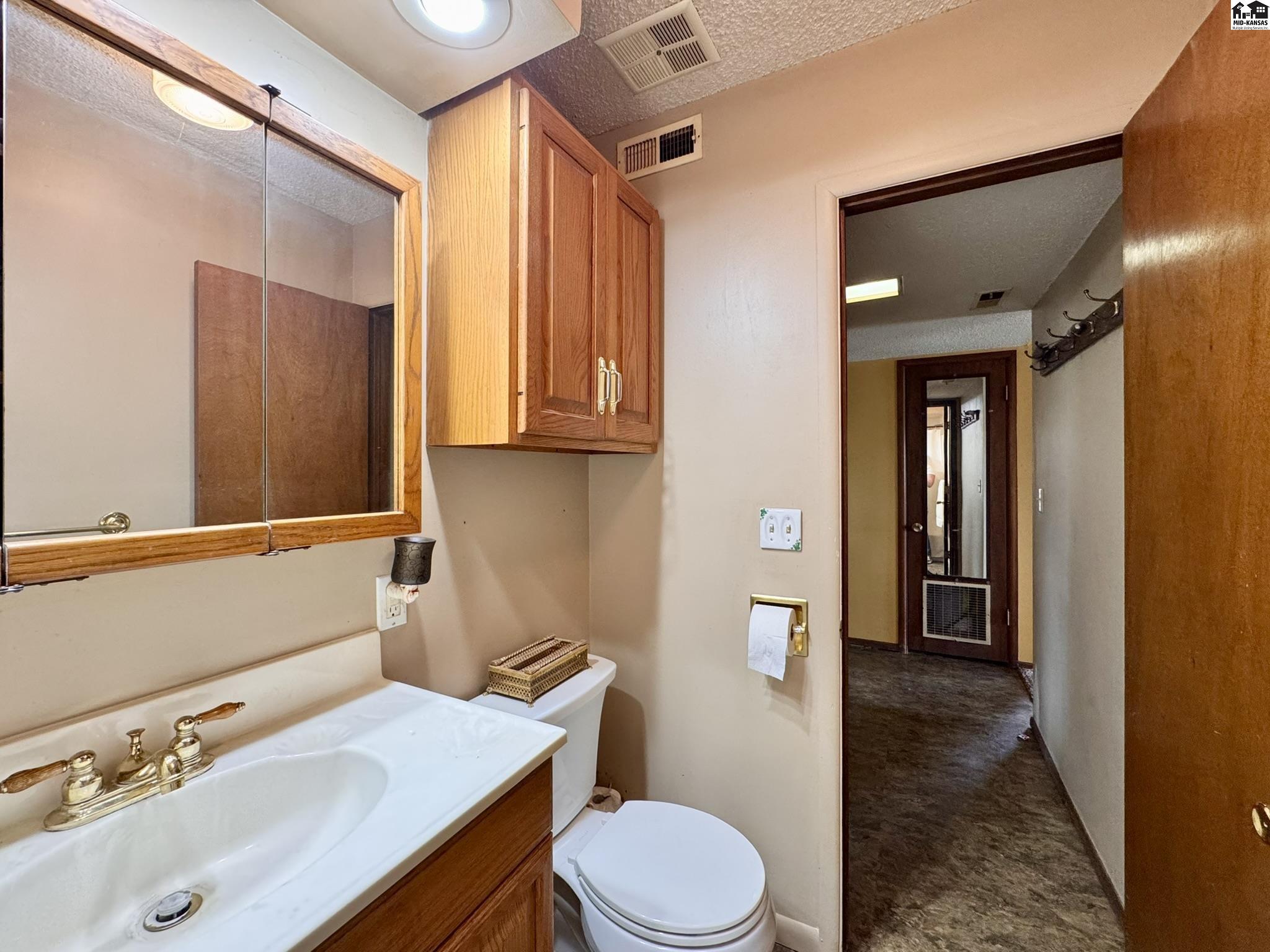 208 S Walnut Street South Hutchinson KS 67505