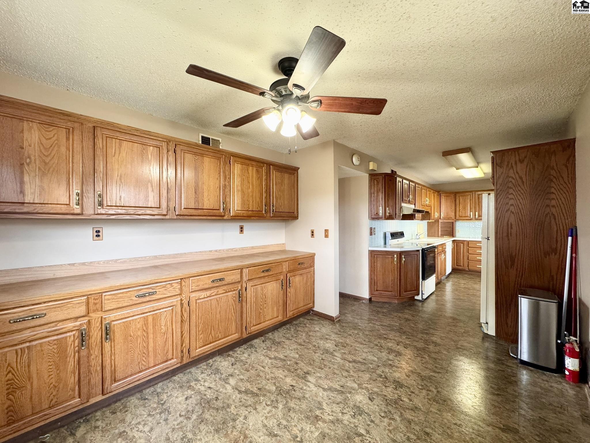 208 S Walnut Street South Hutchinson KS 67505