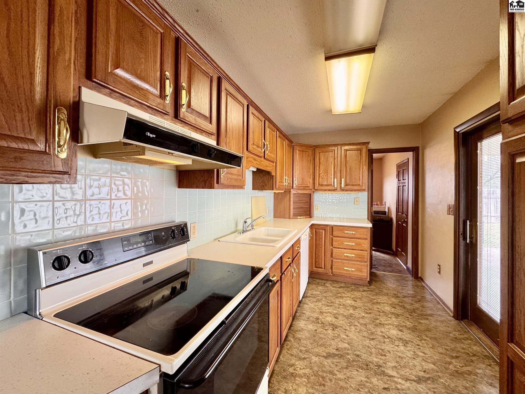 208 S Walnut Street South Hutchinson KS 67505