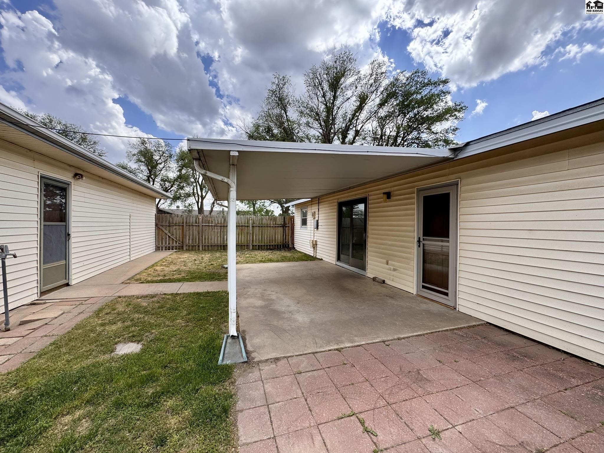 208 S Walnut Street South Hutchinson KS 67505