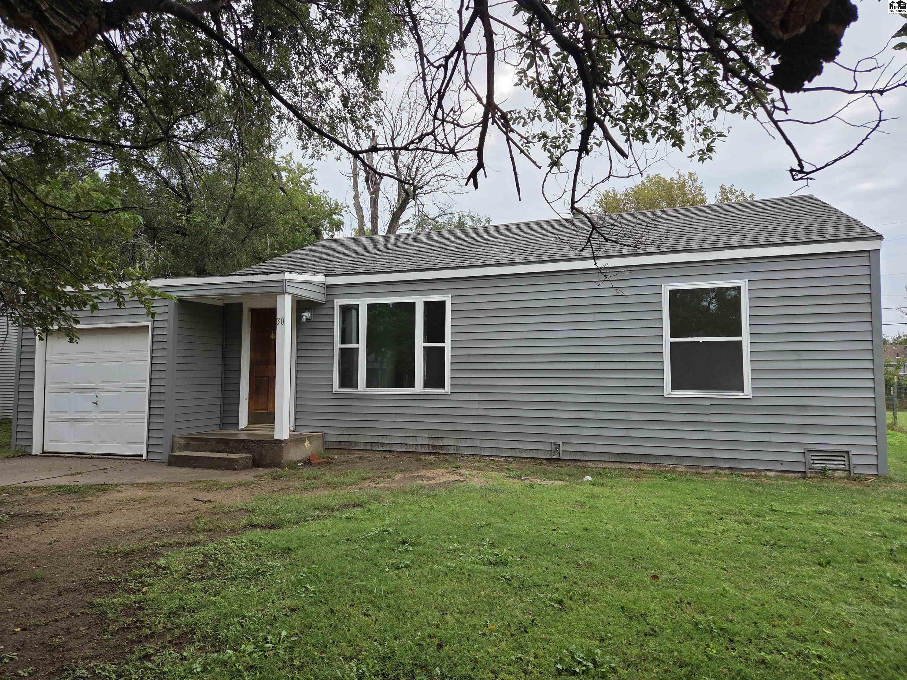 30 Sunset Drive Hutchinson KS 67502