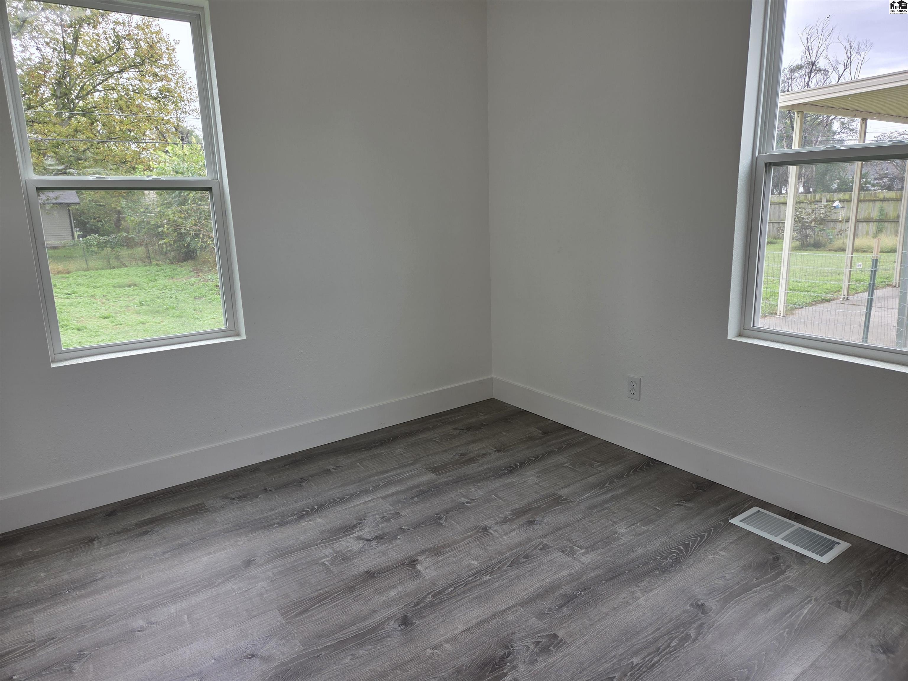 30 Sunset Drive Hutchinson KS 67502