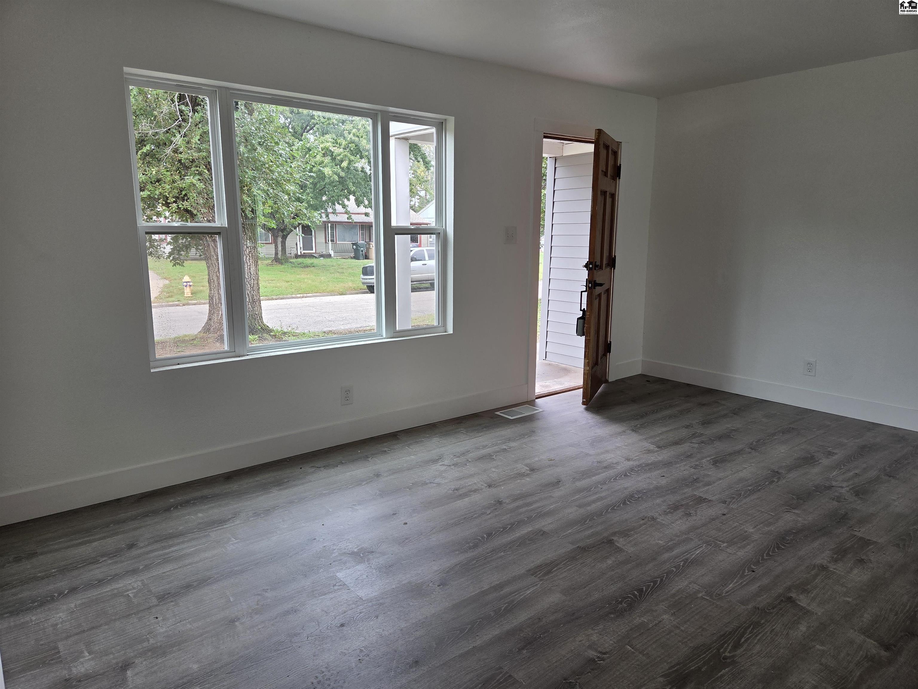 30 Sunset Drive Hutchinson KS 67502