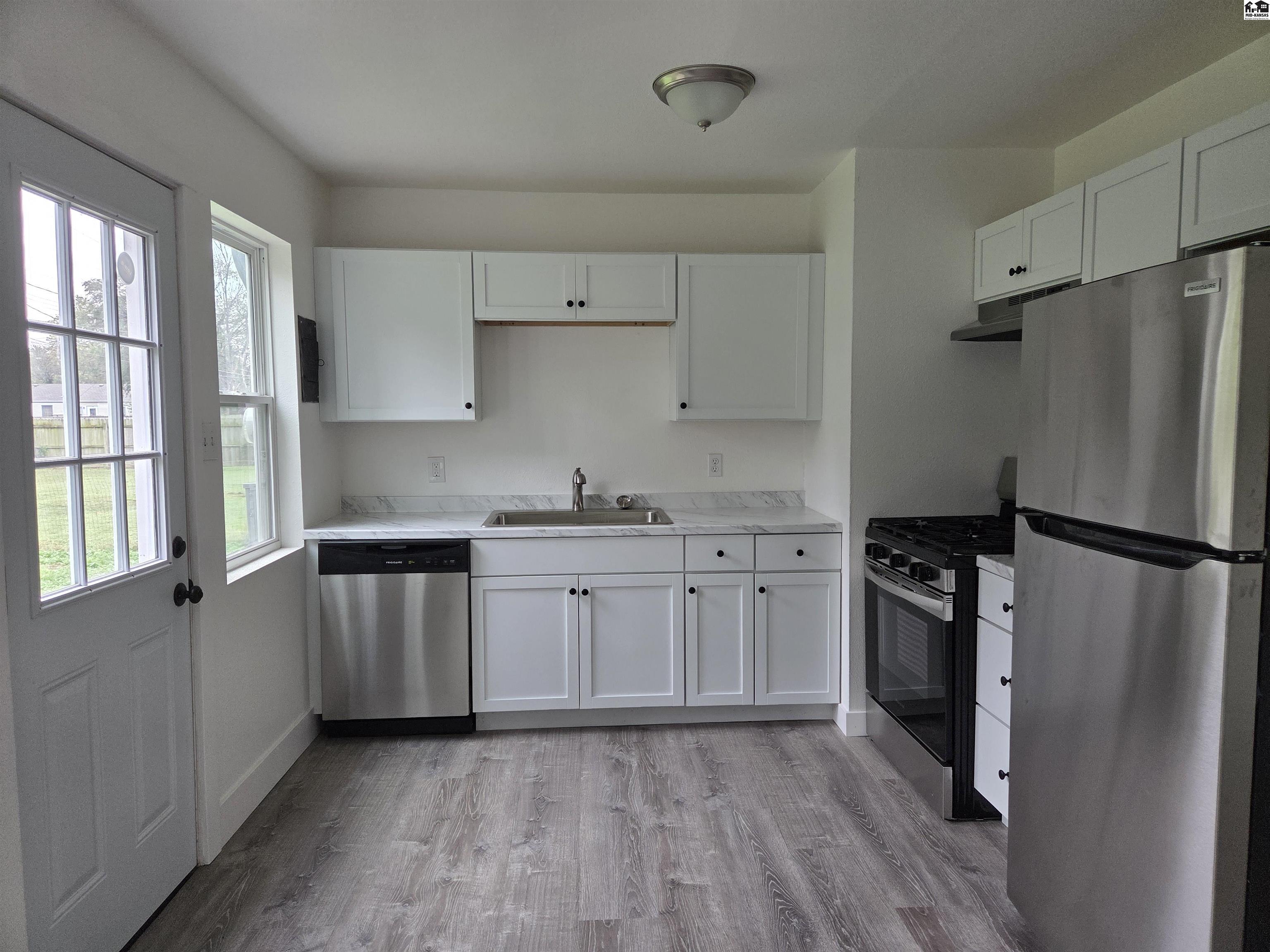 30 Sunset Drive Hutchinson KS 67502