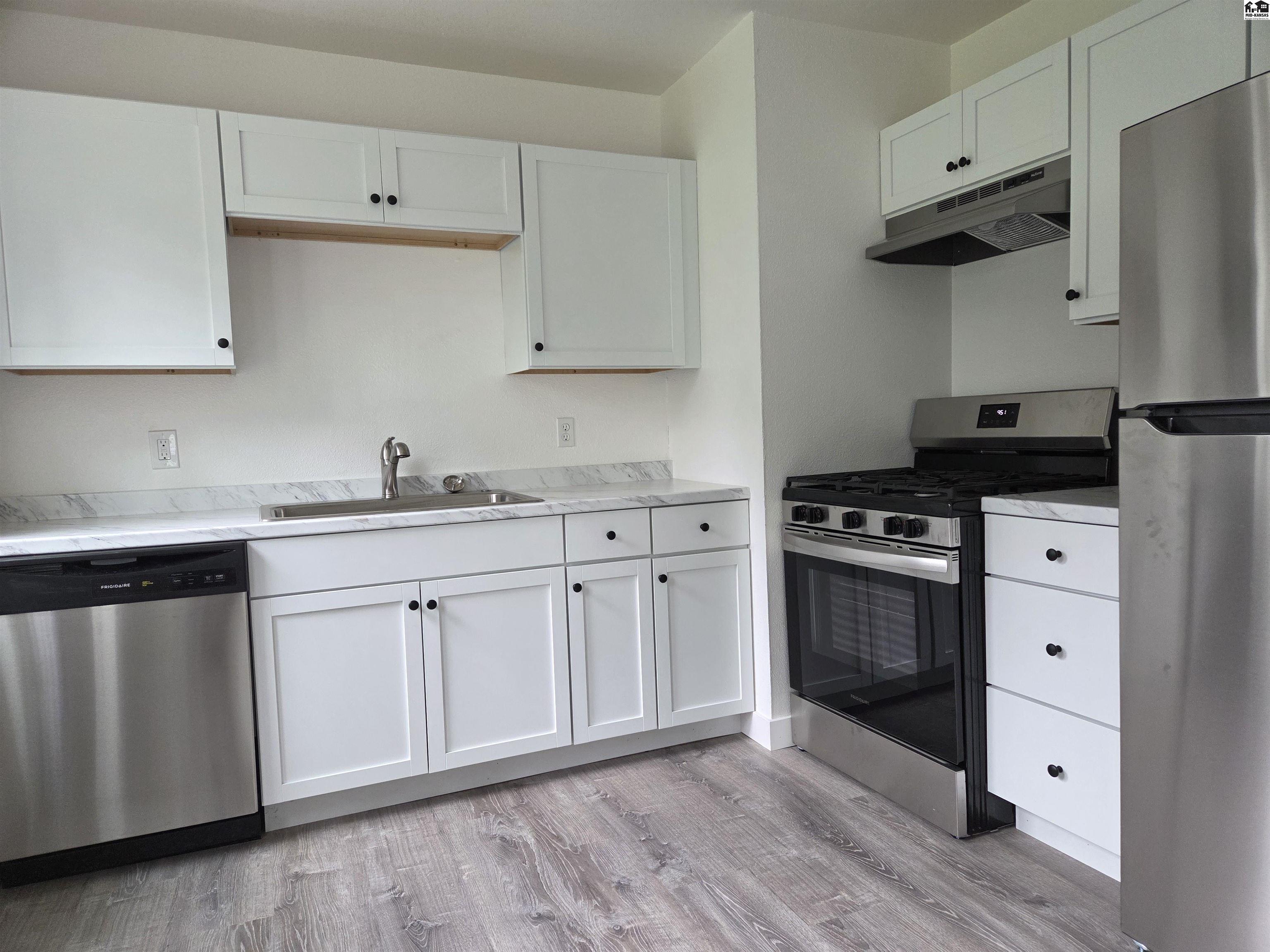 30 Sunset Drive Hutchinson KS 67502