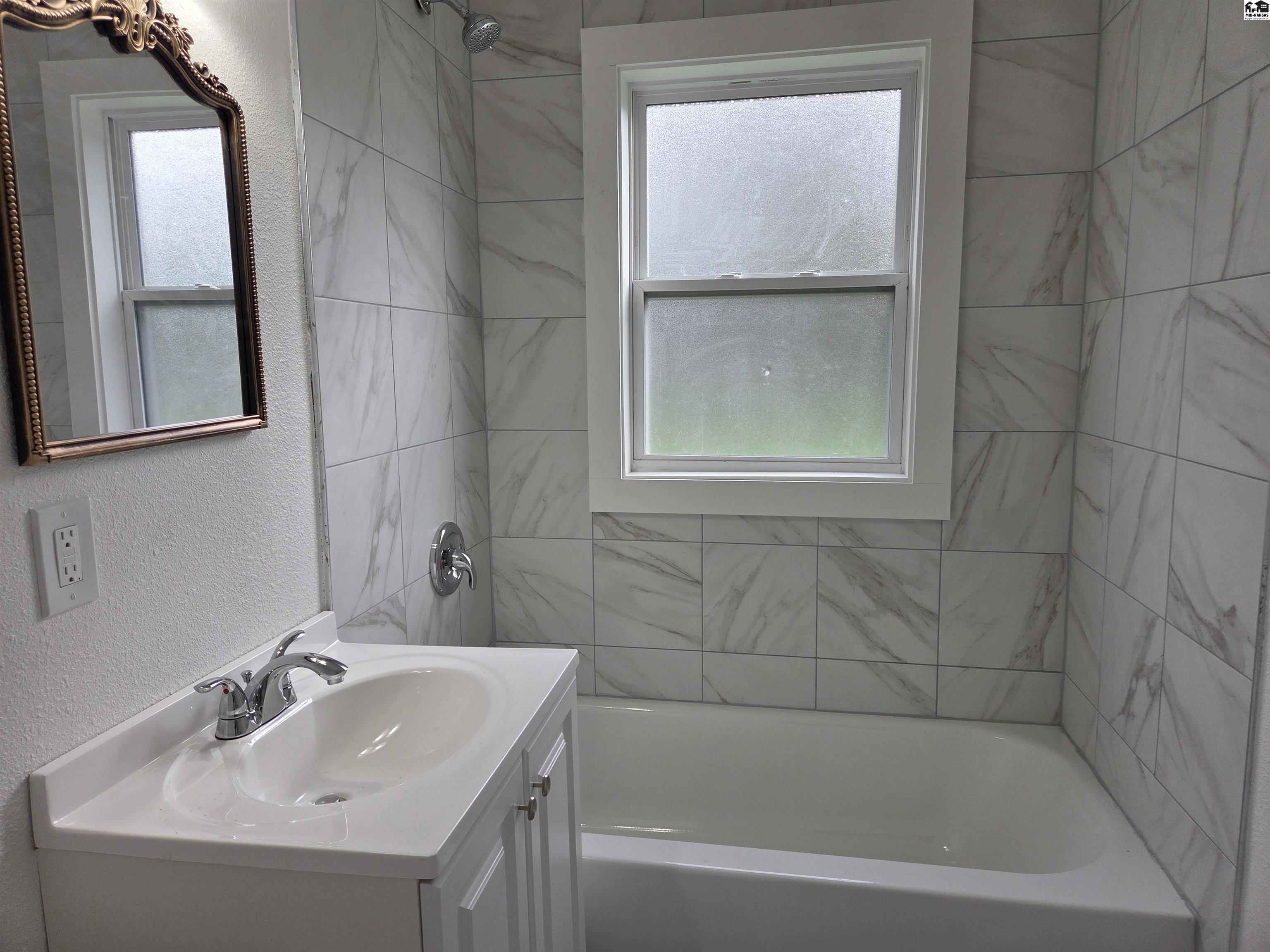 30 Sunset Drive Hutchinson KS 67502