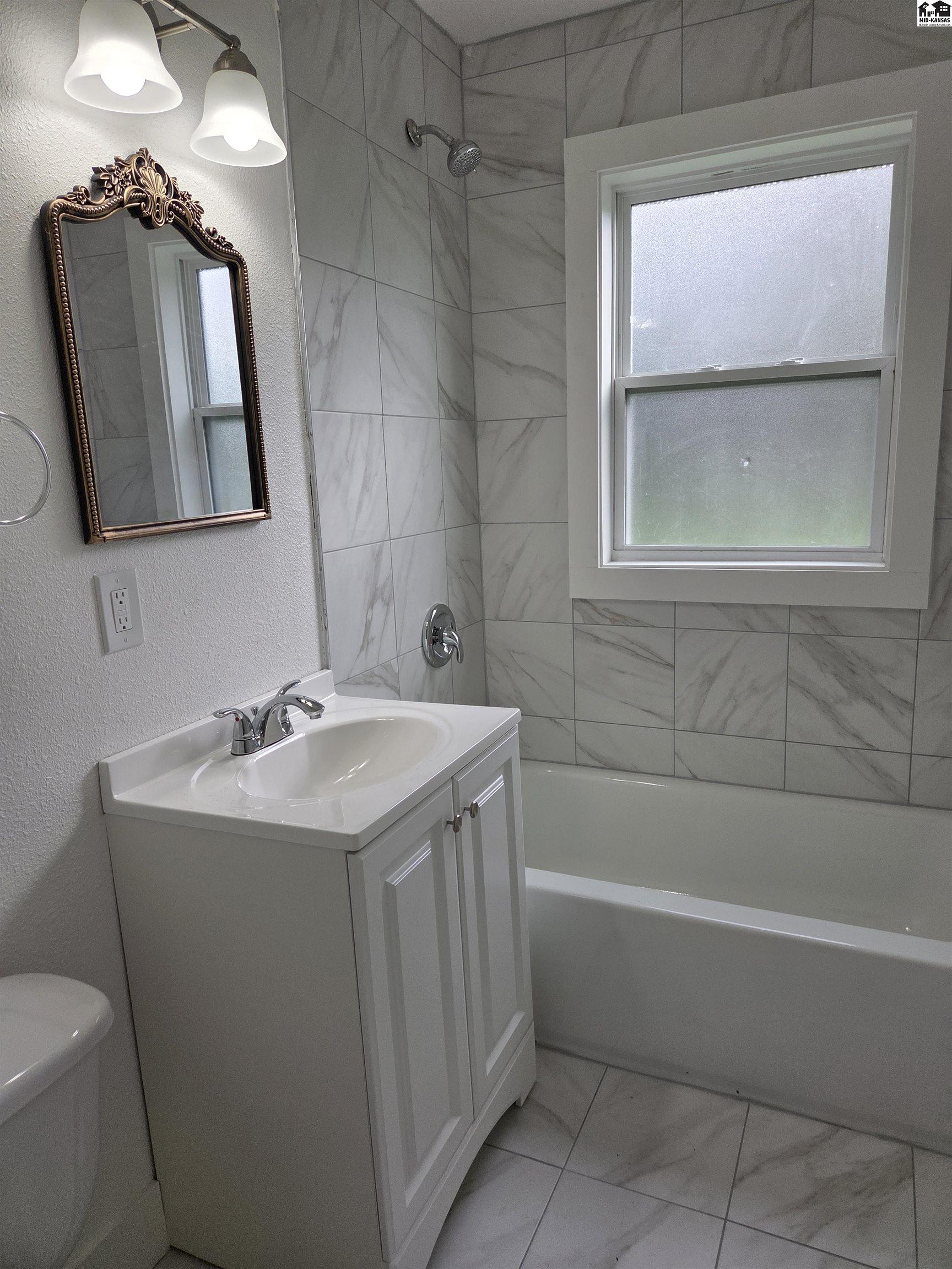 30 Sunset Drive Hutchinson KS 67502