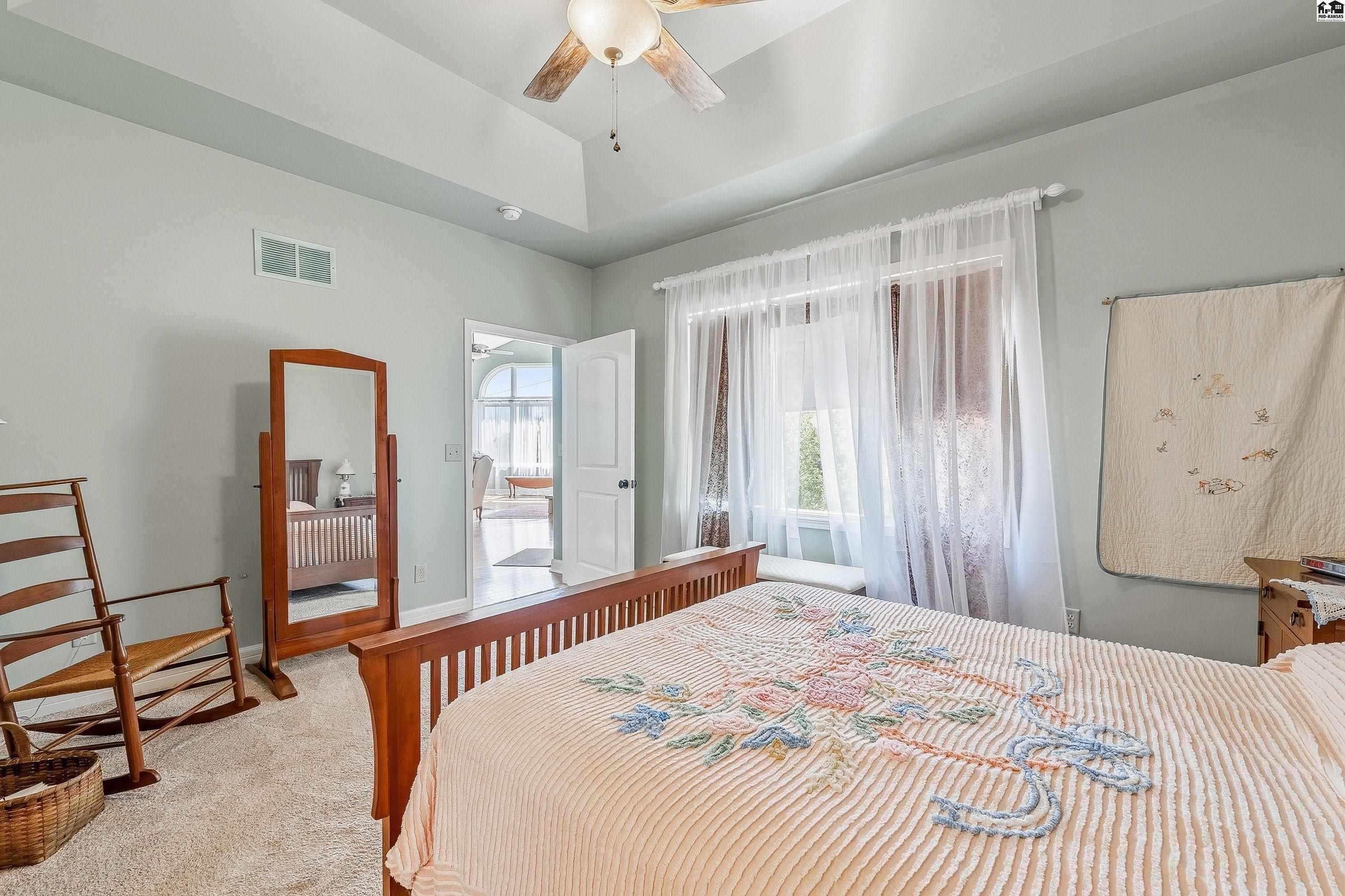 10205 Riviera Circle Hutchinson KS 67502