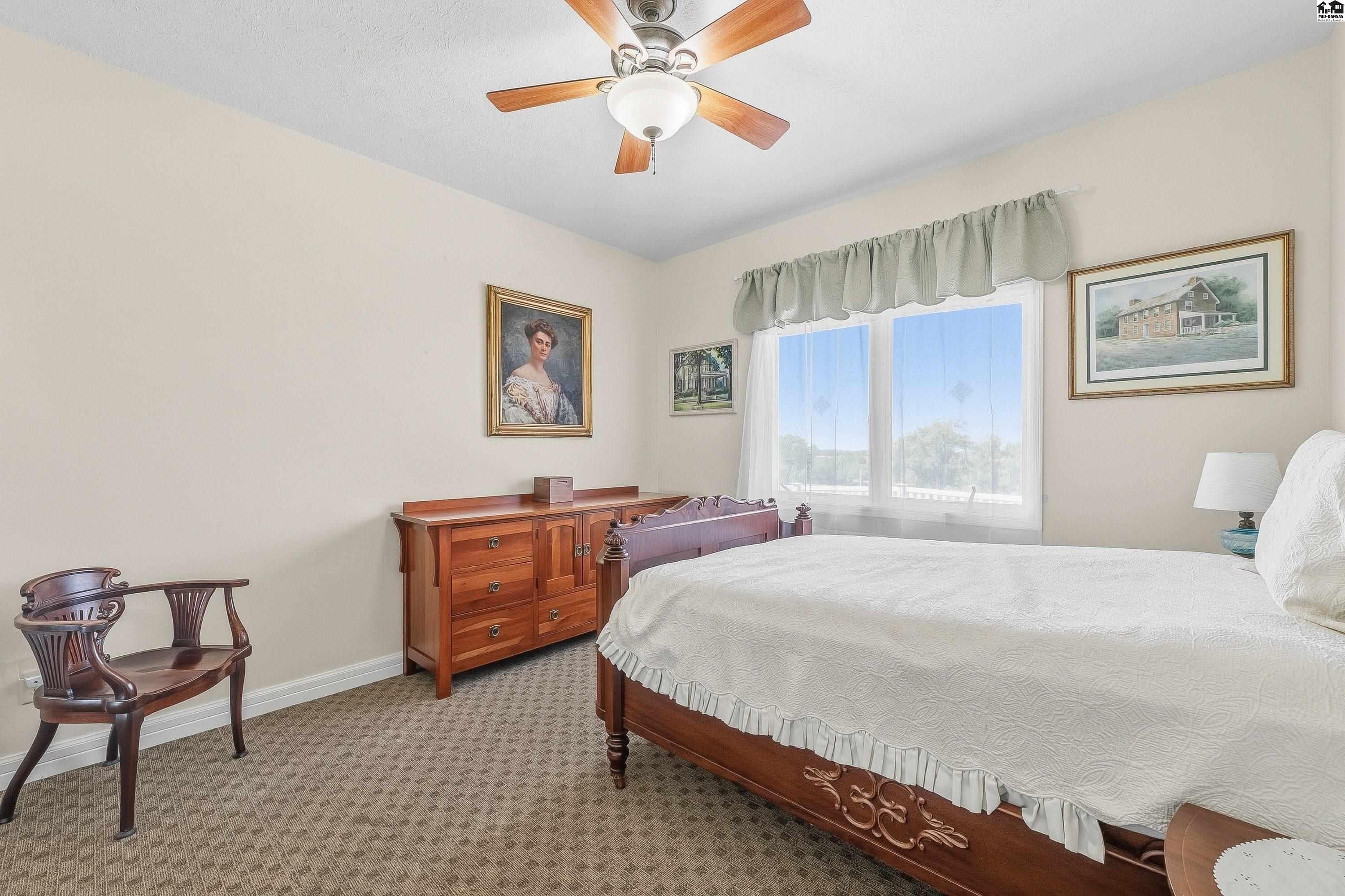10205 Riviera Circle Hutchinson KS 67502