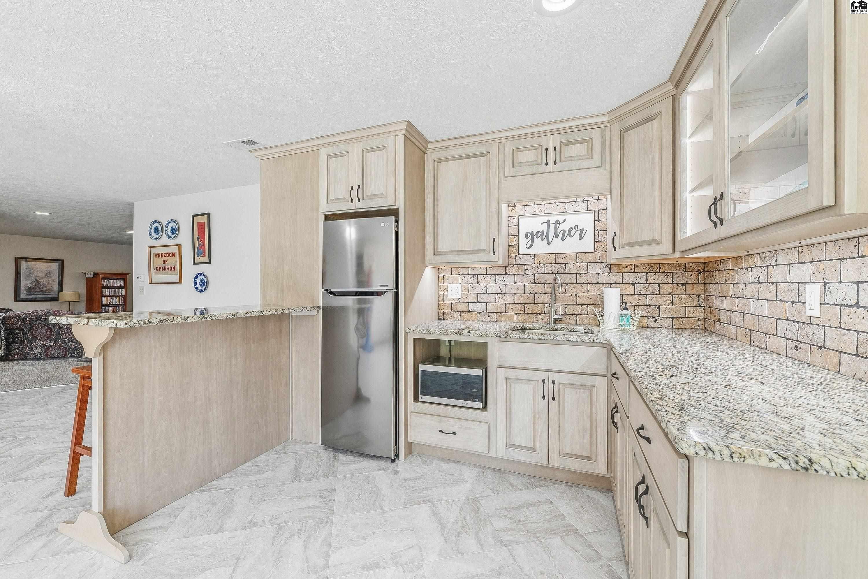 10205 Riviera Circle Hutchinson KS 67502