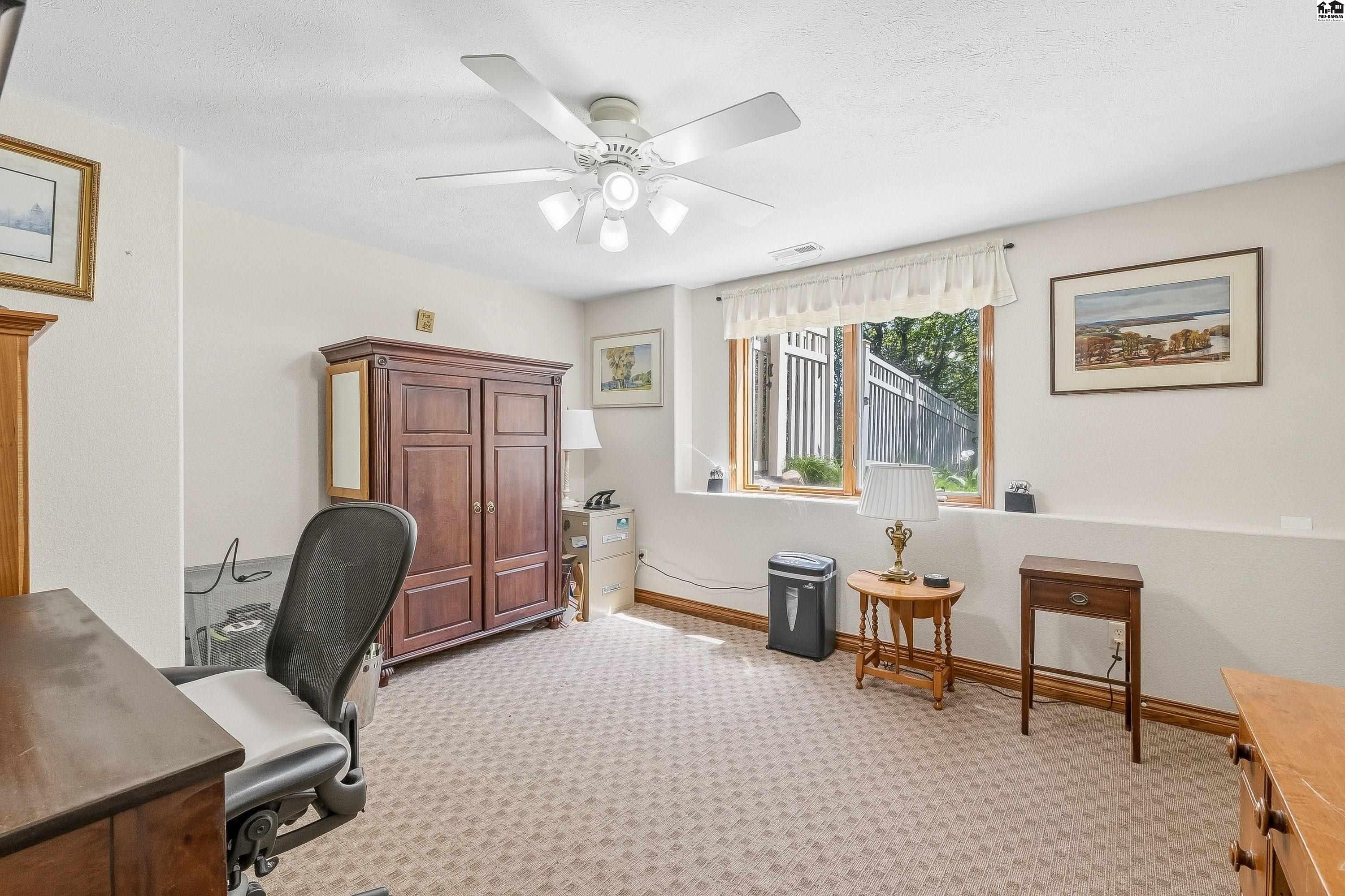 10205 Riviera Circle Hutchinson KS 67502