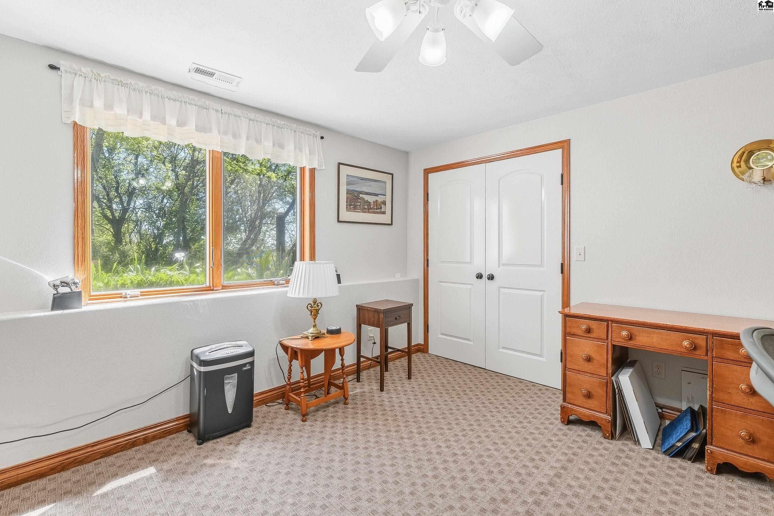 10205 Riviera Circle Hutchinson KS 67502