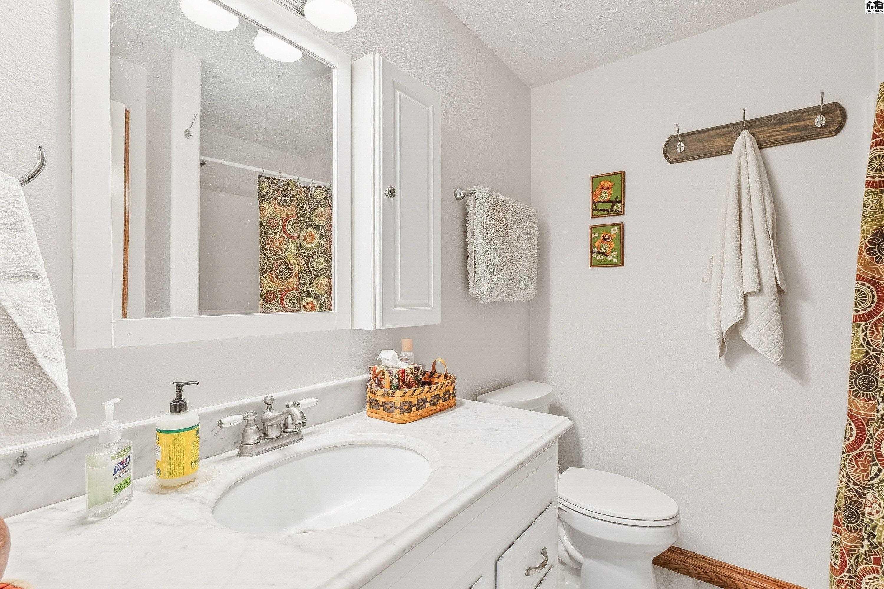 10205 Riviera Circle Hutchinson KS 67502