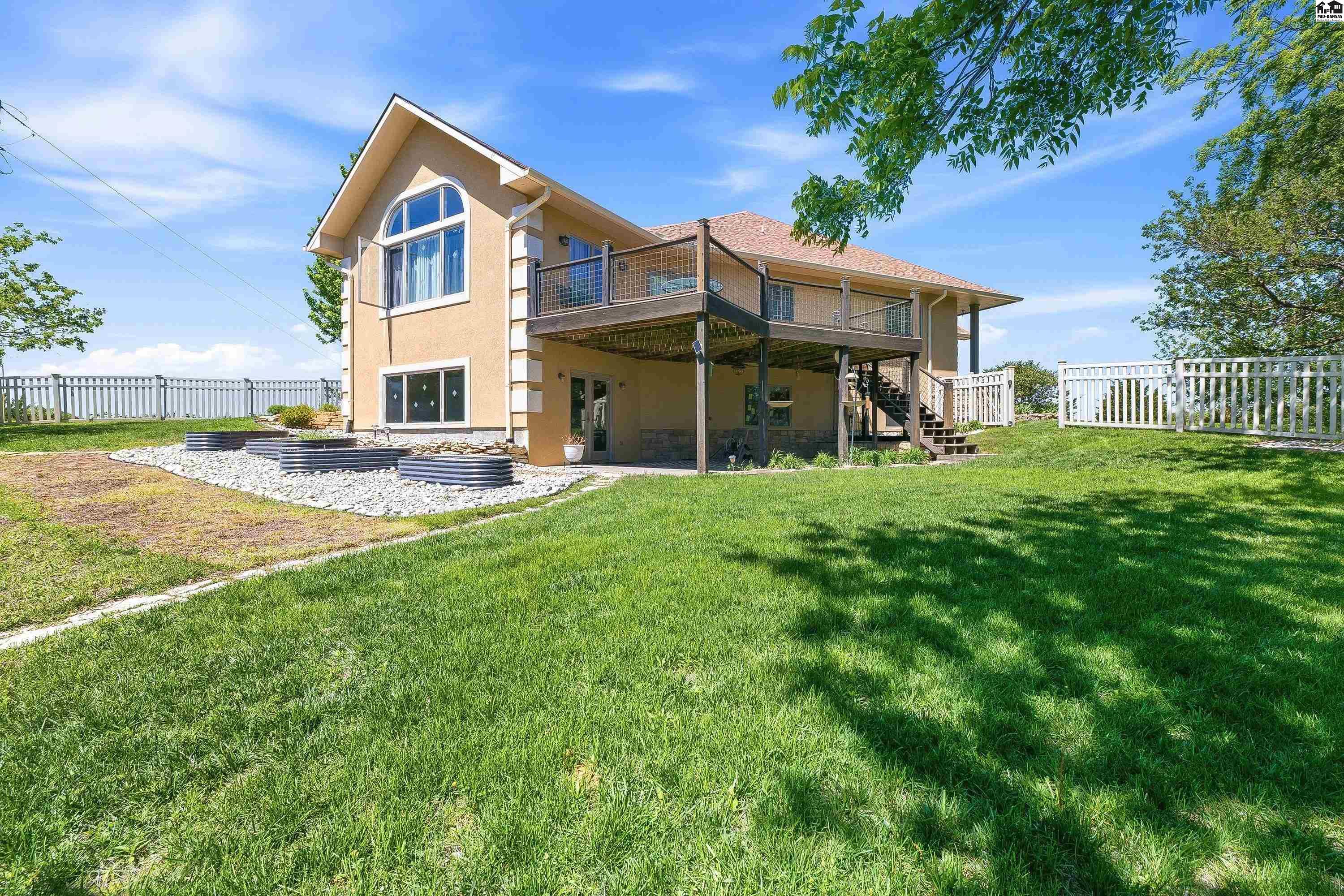 10205 Riviera Circle Hutchinson KS 67502