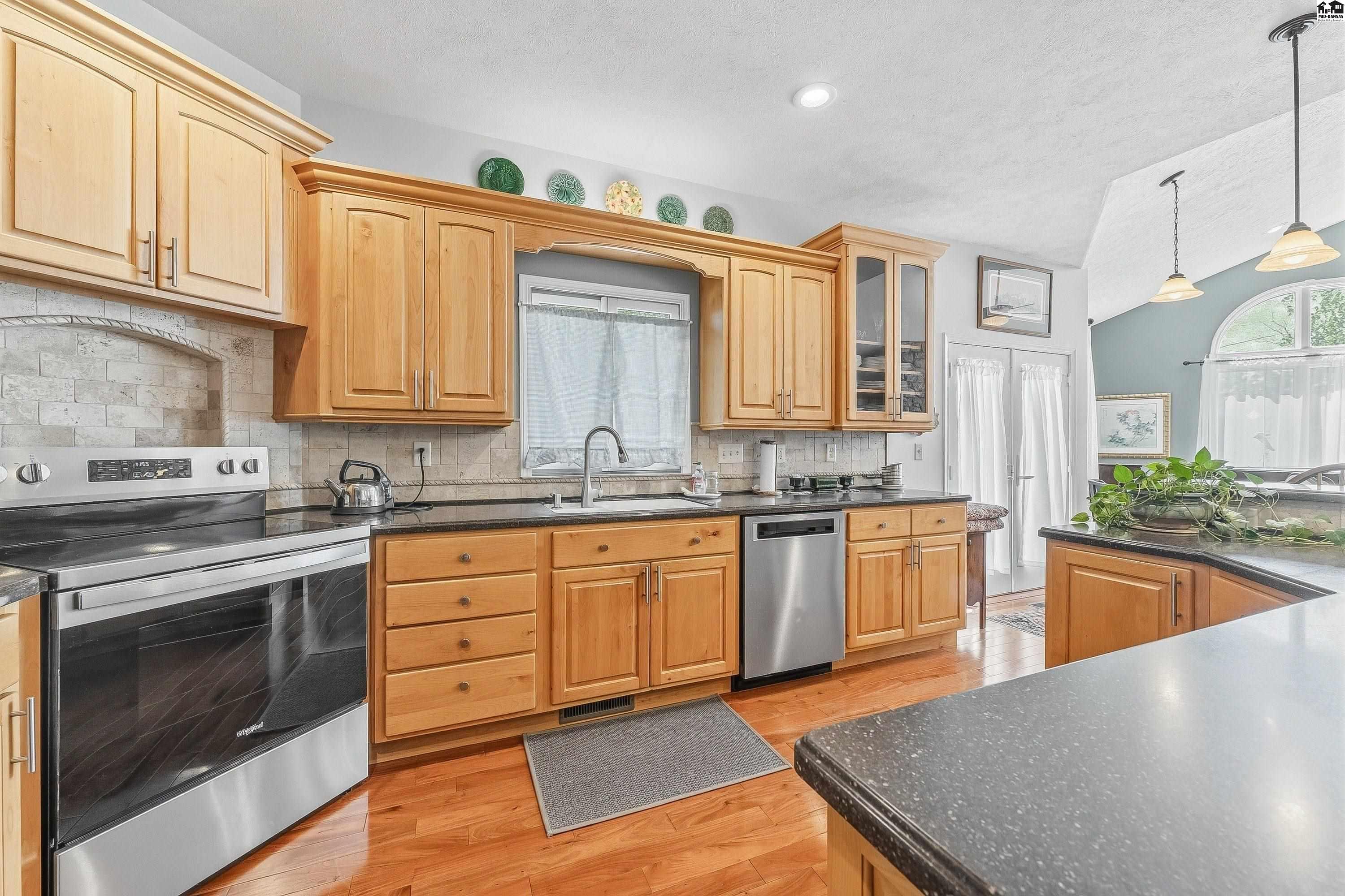 10205 Riviera Circle Hutchinson KS 67502