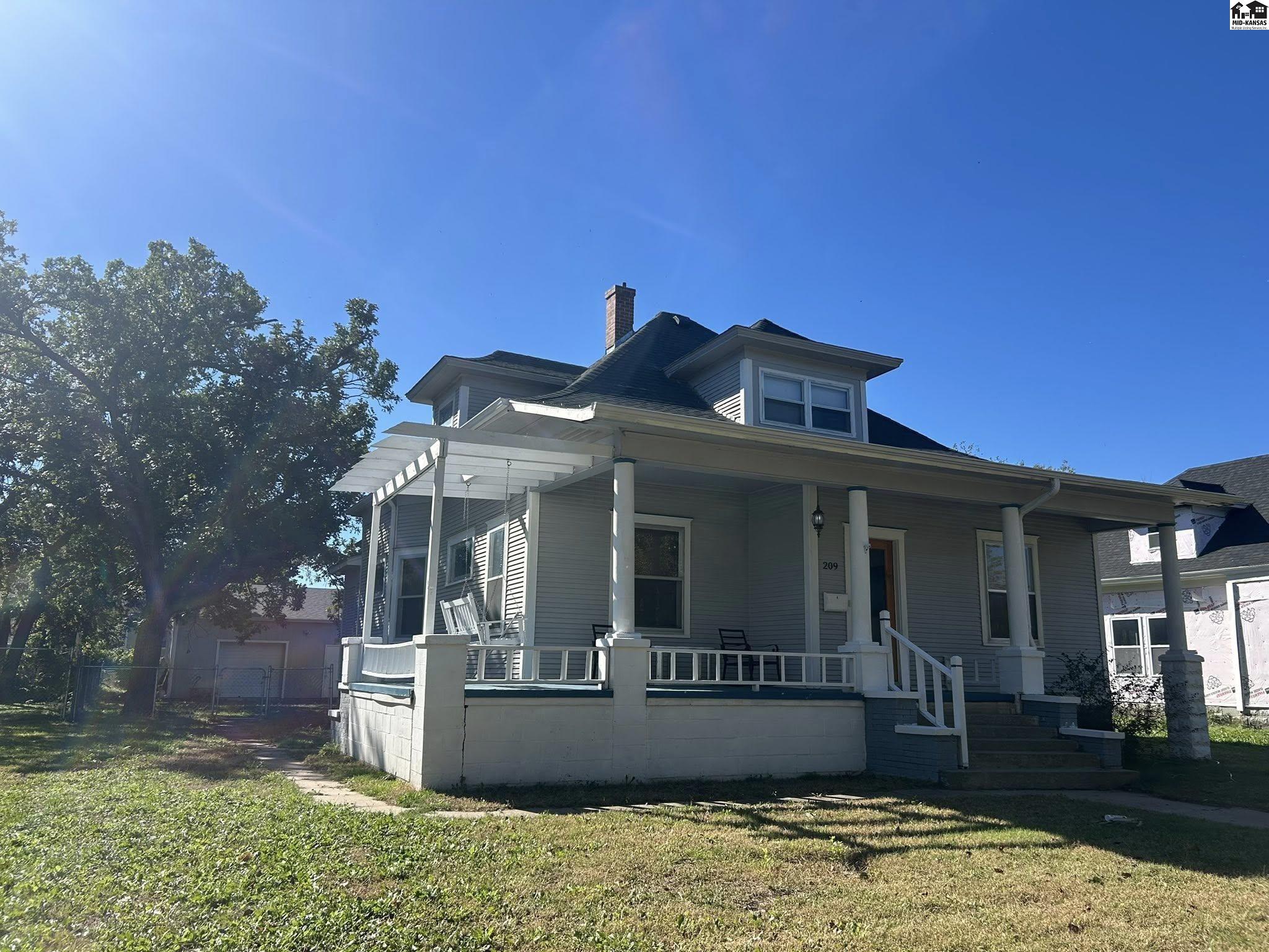 209 W 12th Avenue Hutchinson KS 67501