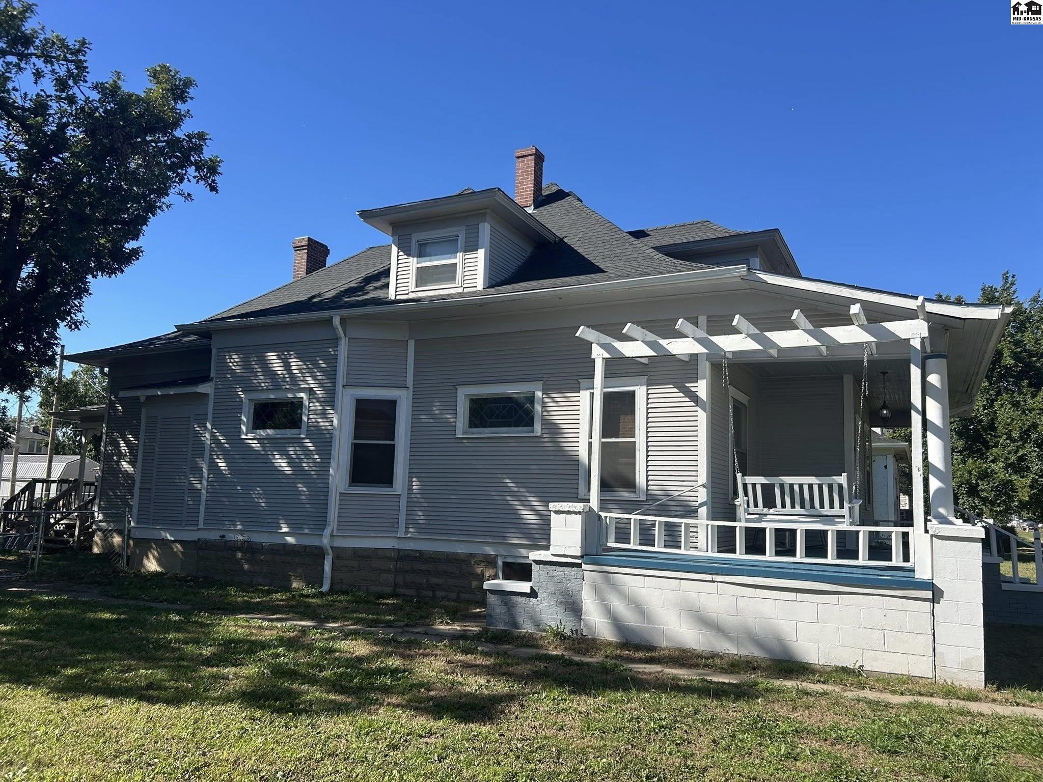 209 W 12th Avenue Hutchinson KS 67501