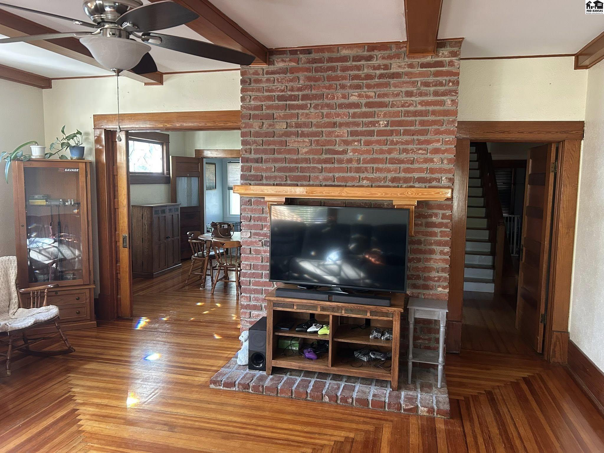 209 W 12th Avenue Hutchinson KS 67501