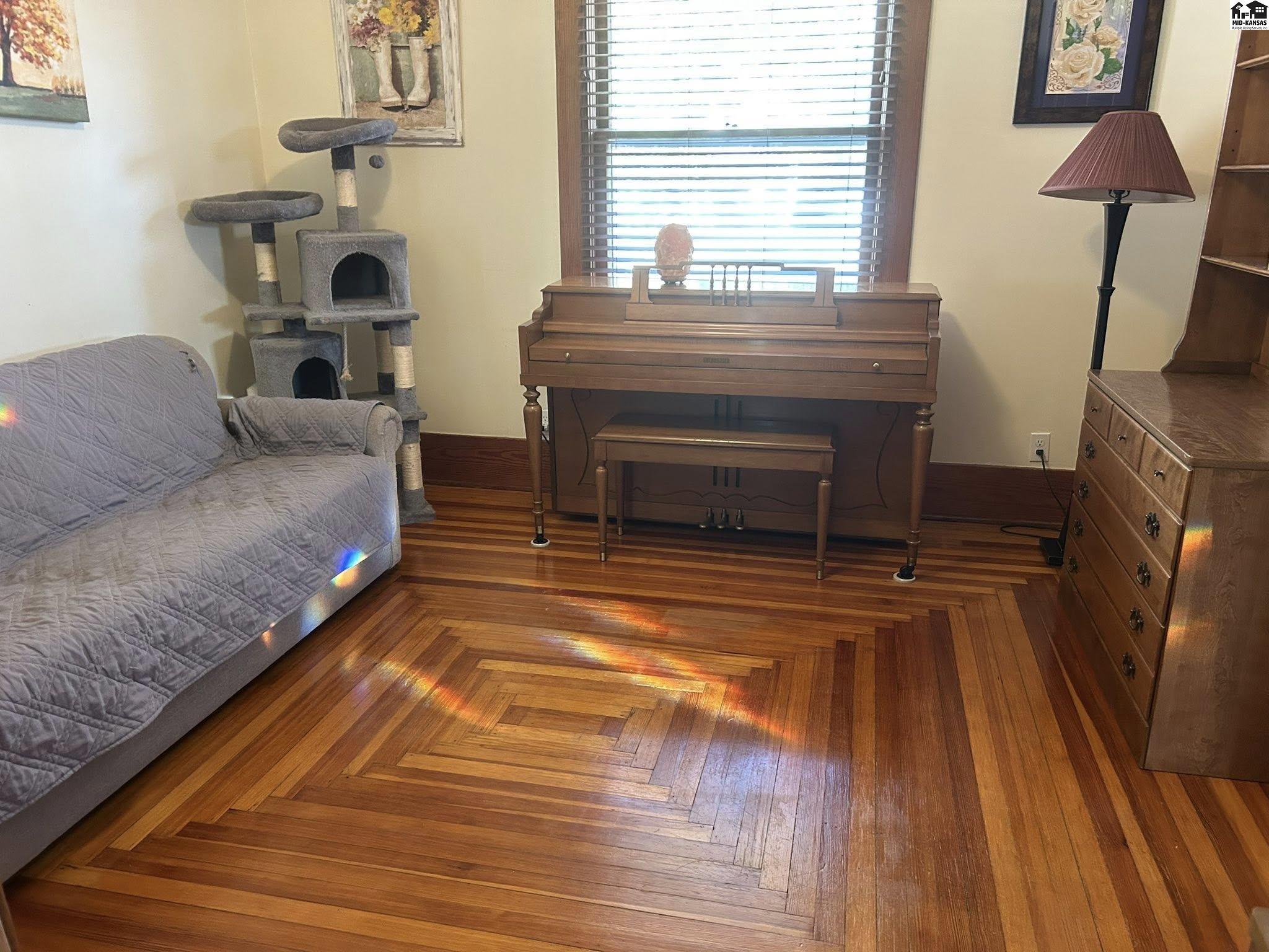 209 W 12th Avenue Hutchinson KS 67501