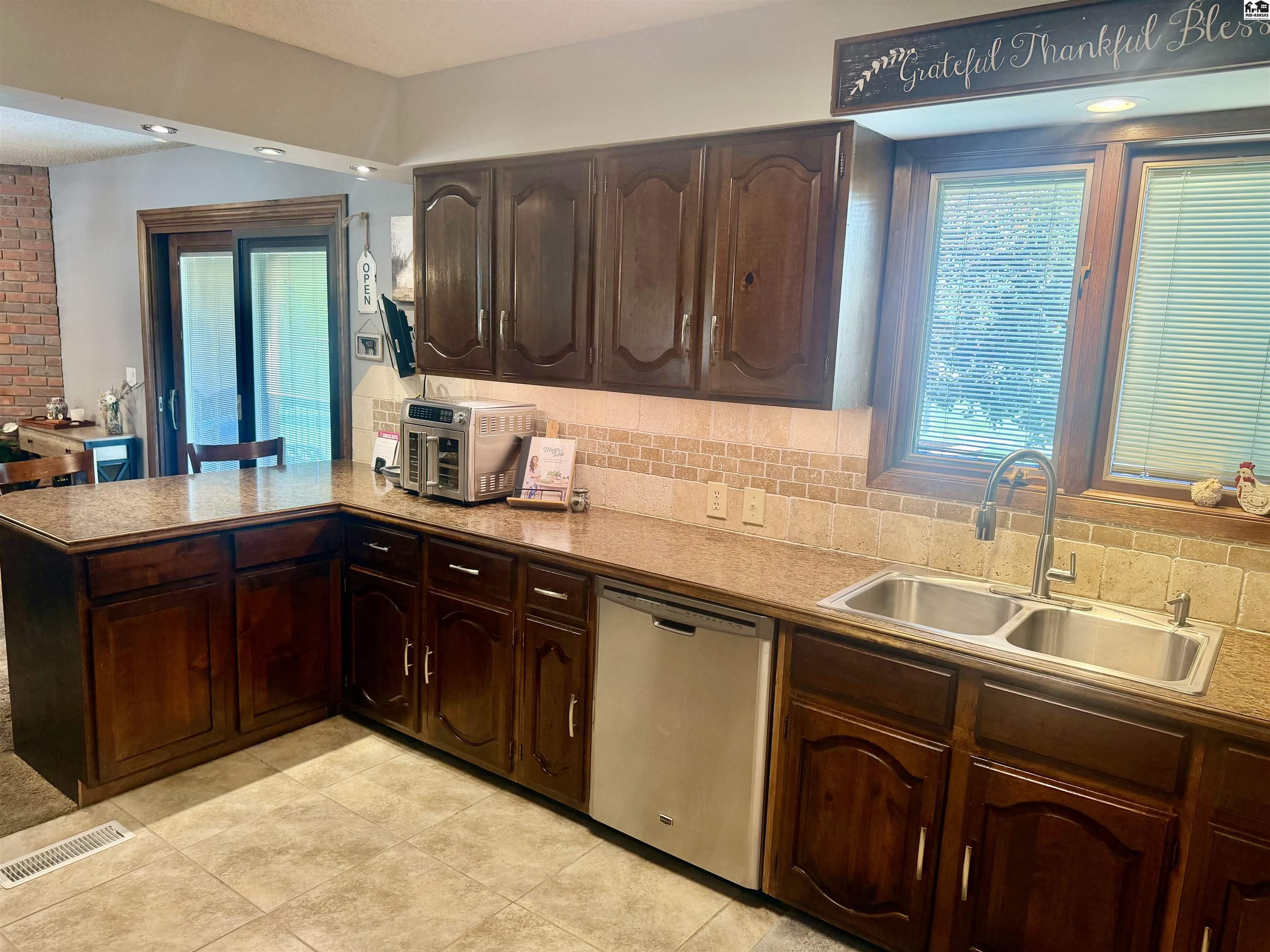 6 Banyard Drive South Hutchinson KS 67505