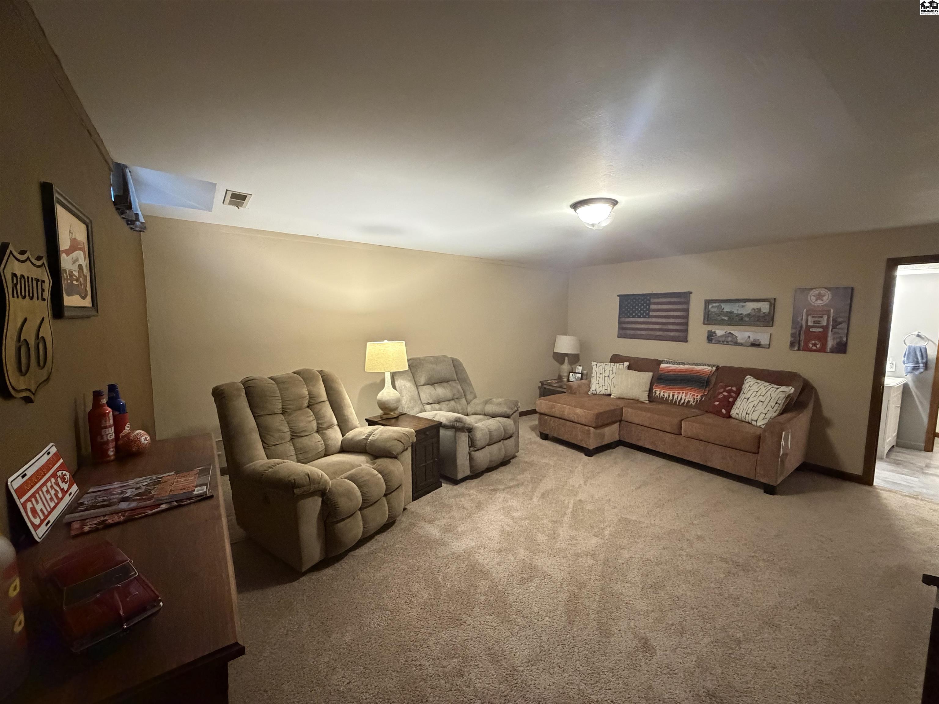 6 Banyard Drive South Hutchinson KS 67505