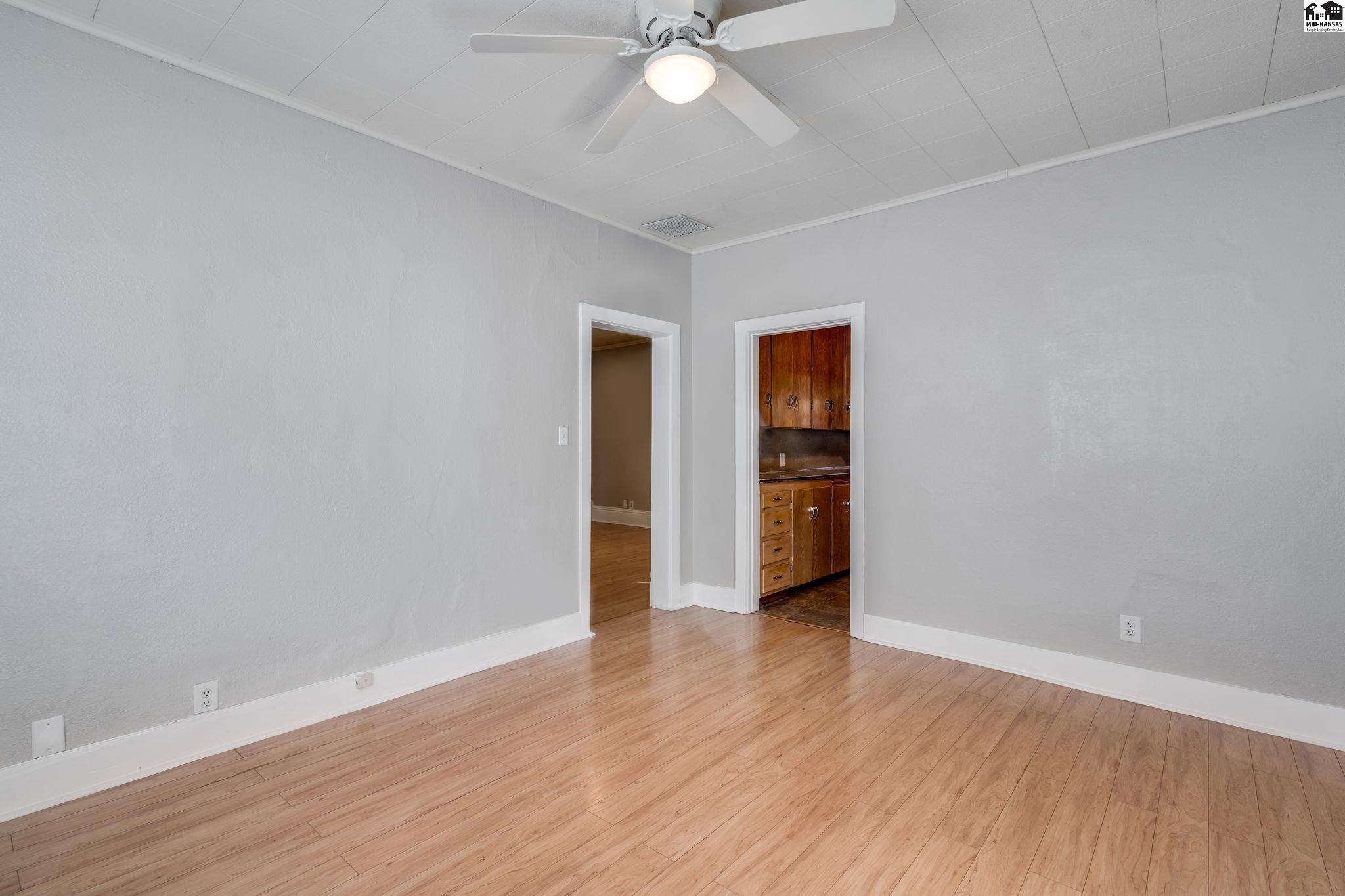 122 E 7th Avenue Hutchinson KS 67501