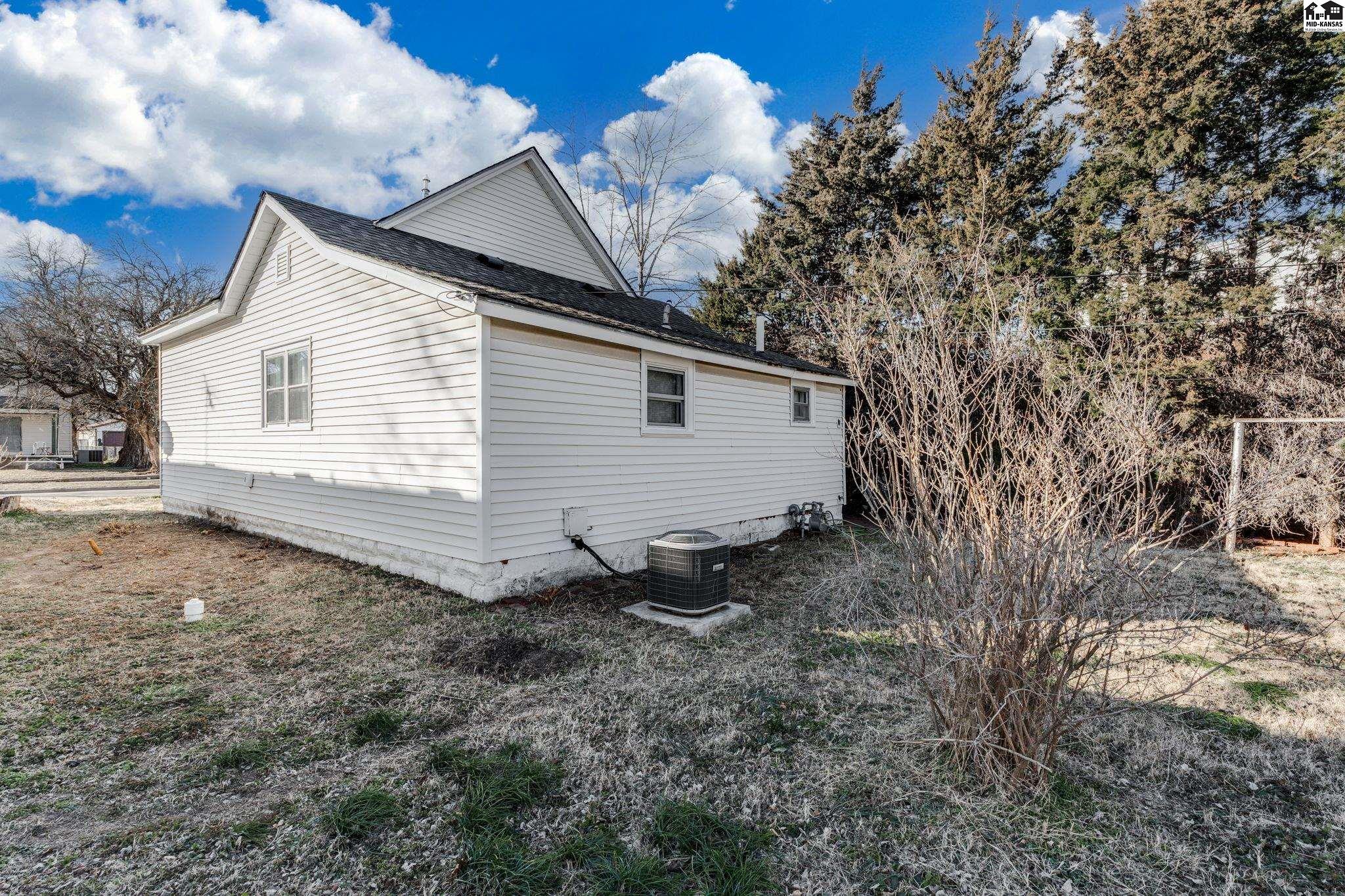 122 E 7th Avenue Hutchinson KS 67501