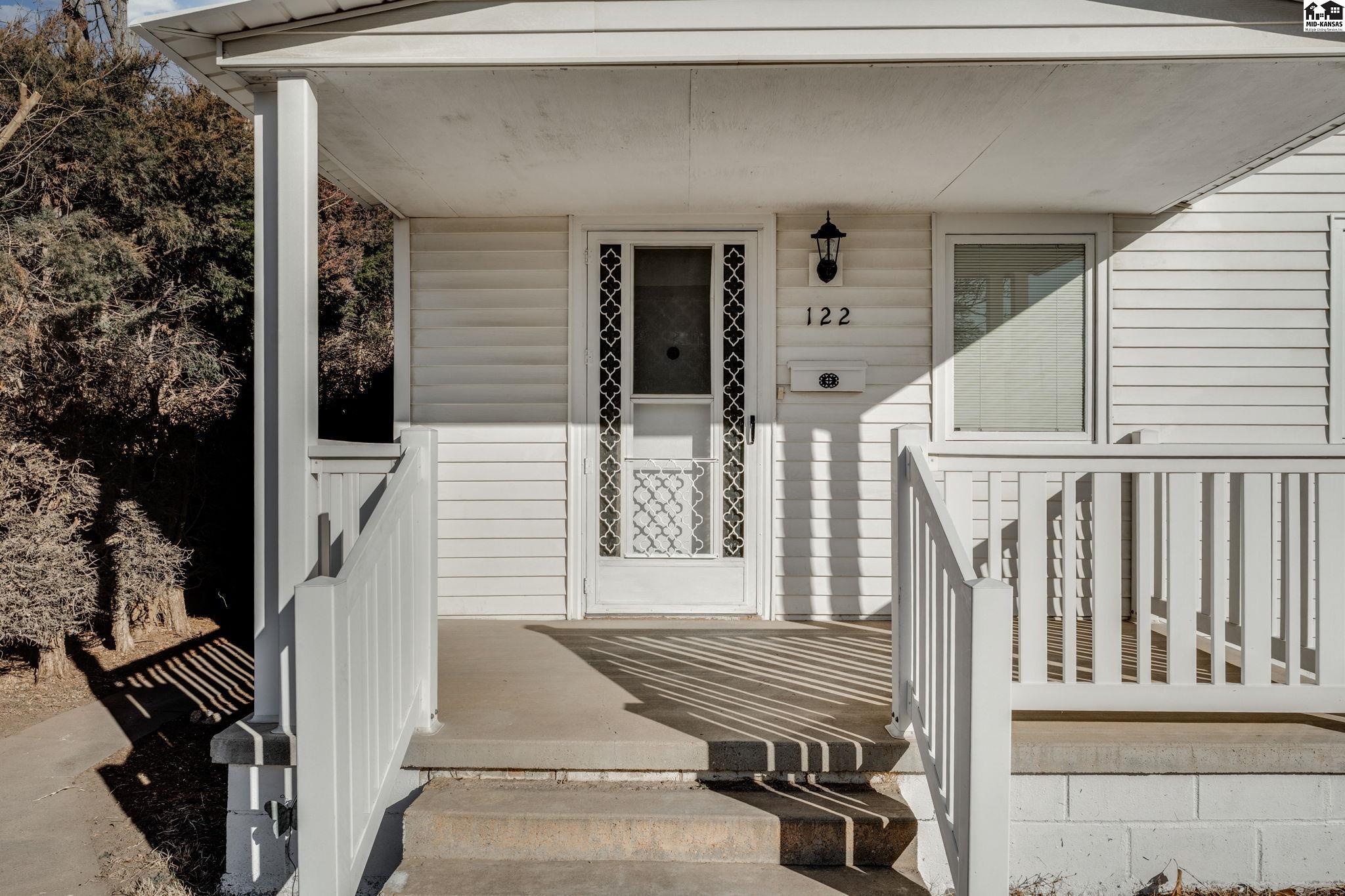 122 E 7th Avenue Hutchinson KS 67501