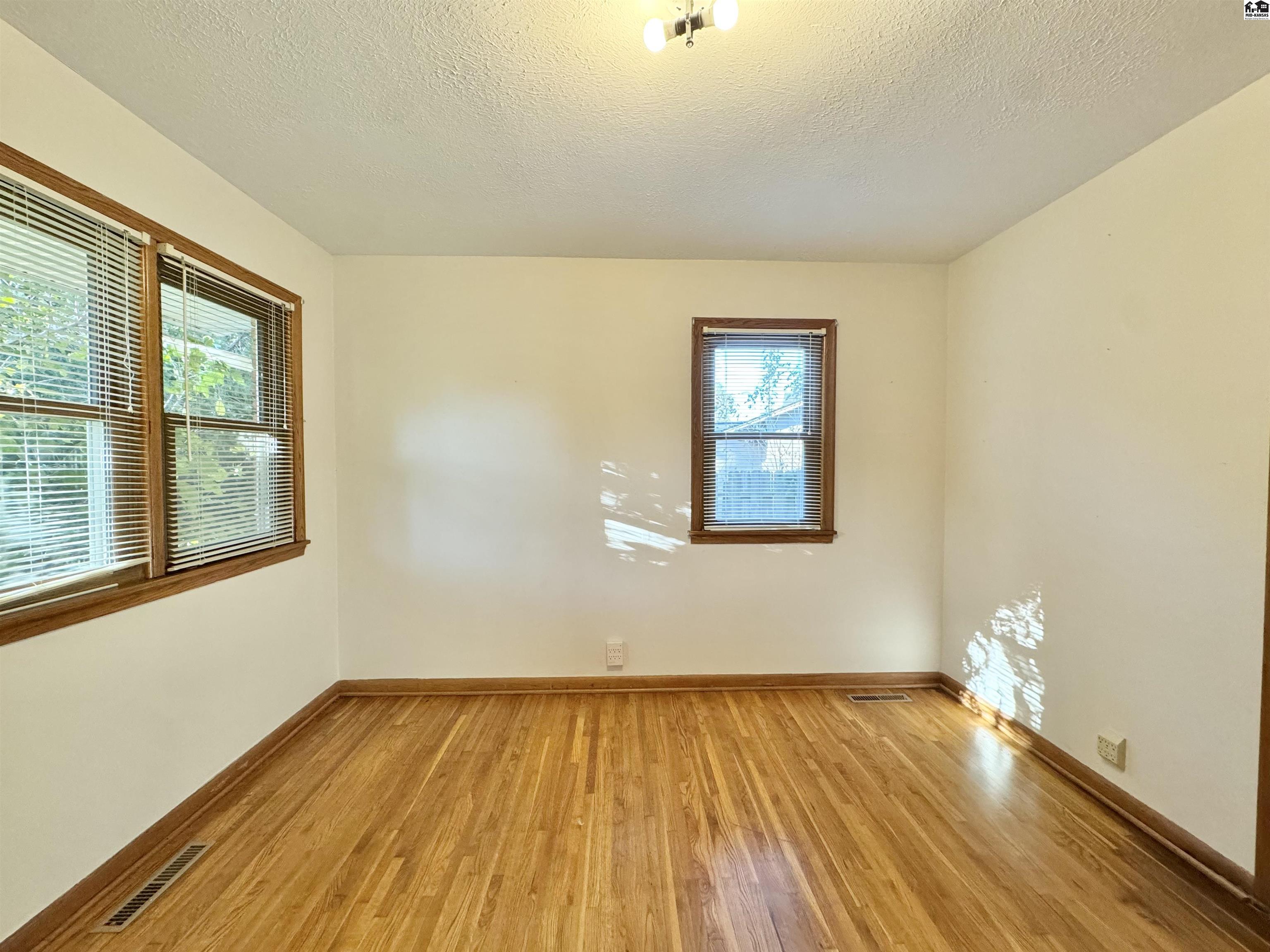 76 Eastwood Drive Hutchinson KS 67502