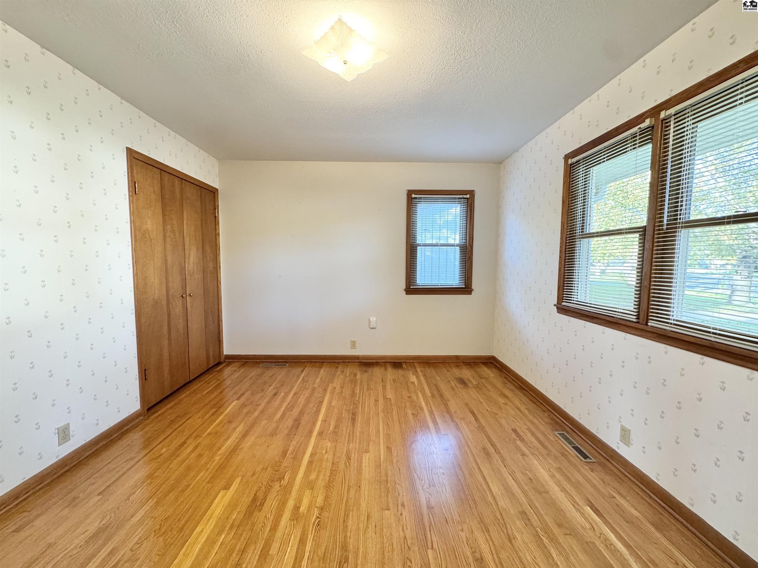 76 Eastwood Drive Hutchinson KS 67502