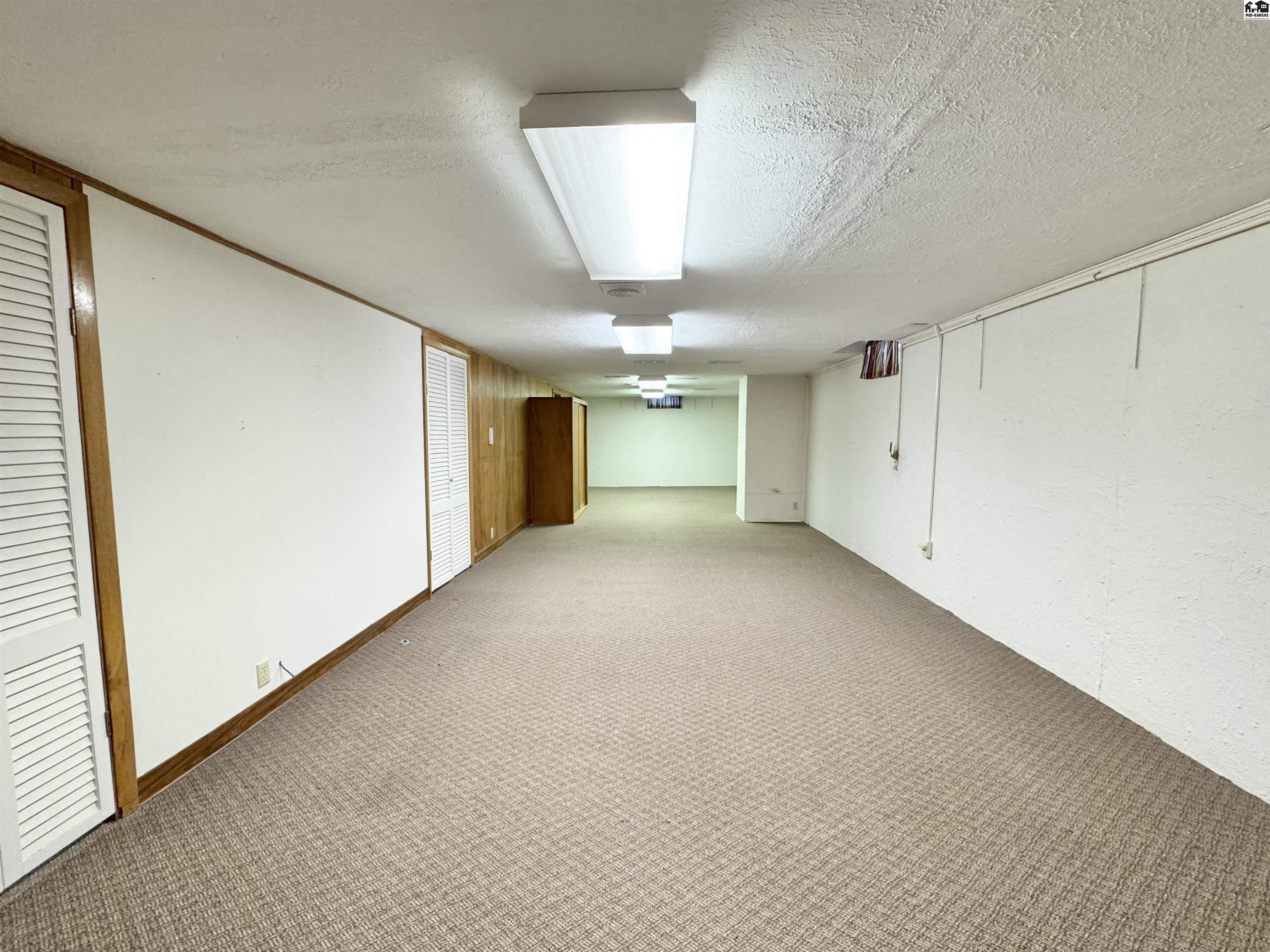 76 Eastwood Drive Hutchinson KS 67502