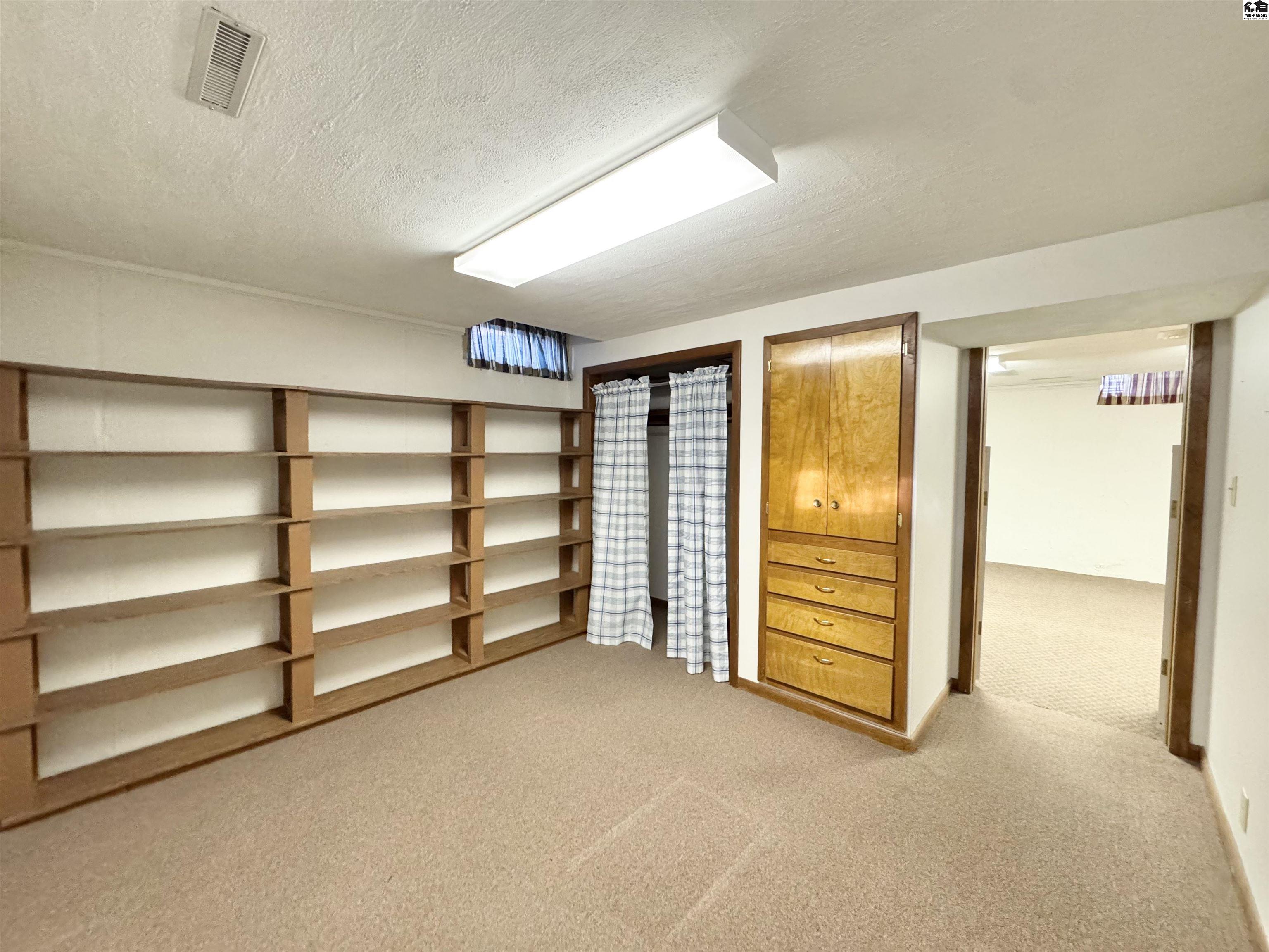 76 Eastwood Drive Hutchinson KS 67502